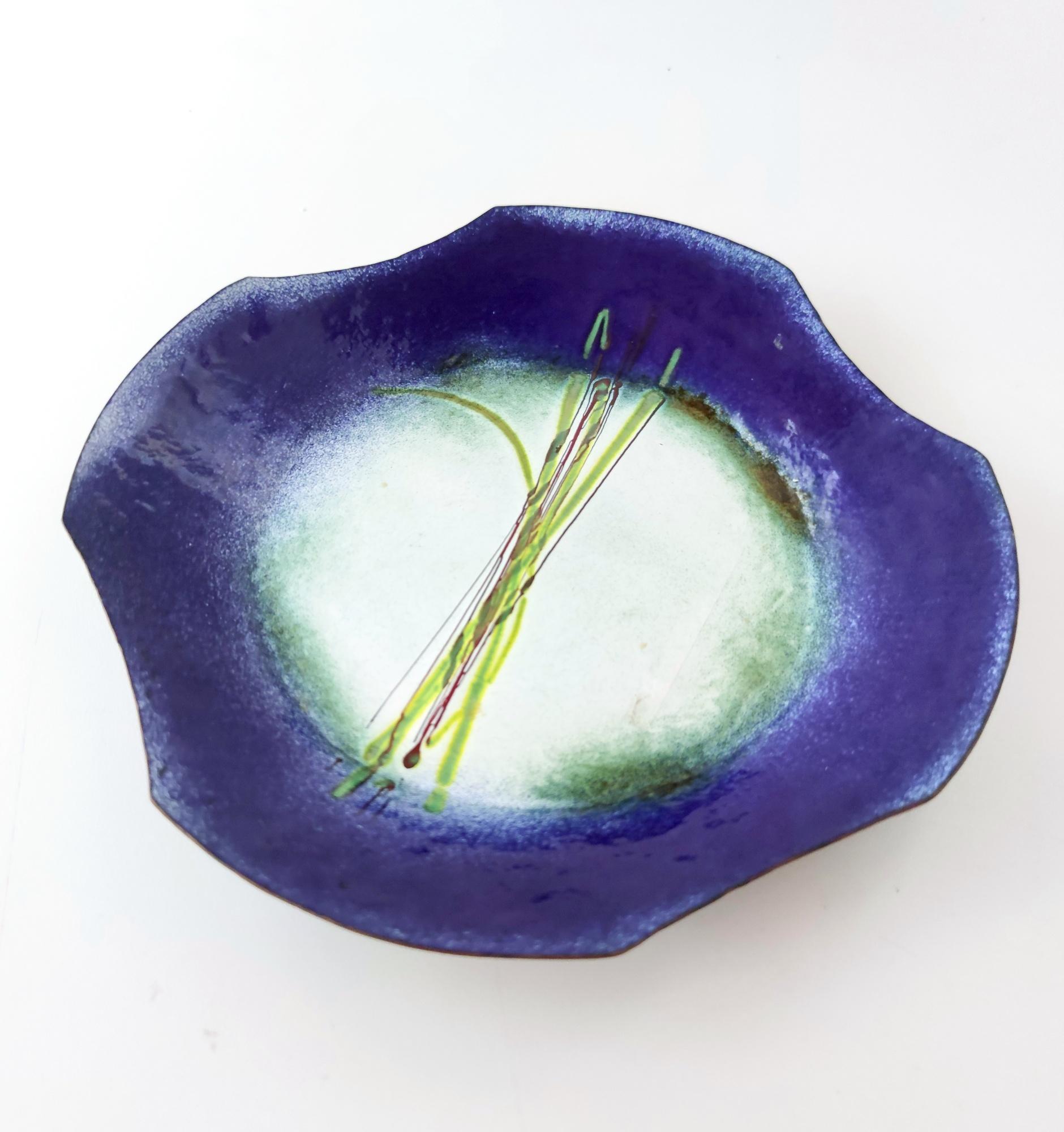 Mid-Century Modern Vintage Blue, Green and White Copper Vide-Poche Ascribable to Paolo De Poli For Sale