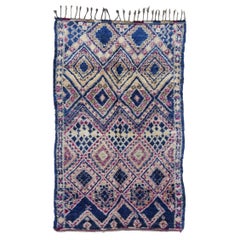 Blauer handgeknüpfter marokkanischer Teppich in Blau mit All-Over-Diamant-Design