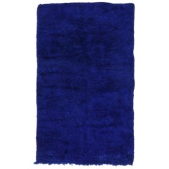 Vieux tapis marocain bleu indigo Beni M'Guild:: tapis marocain bleu berbère