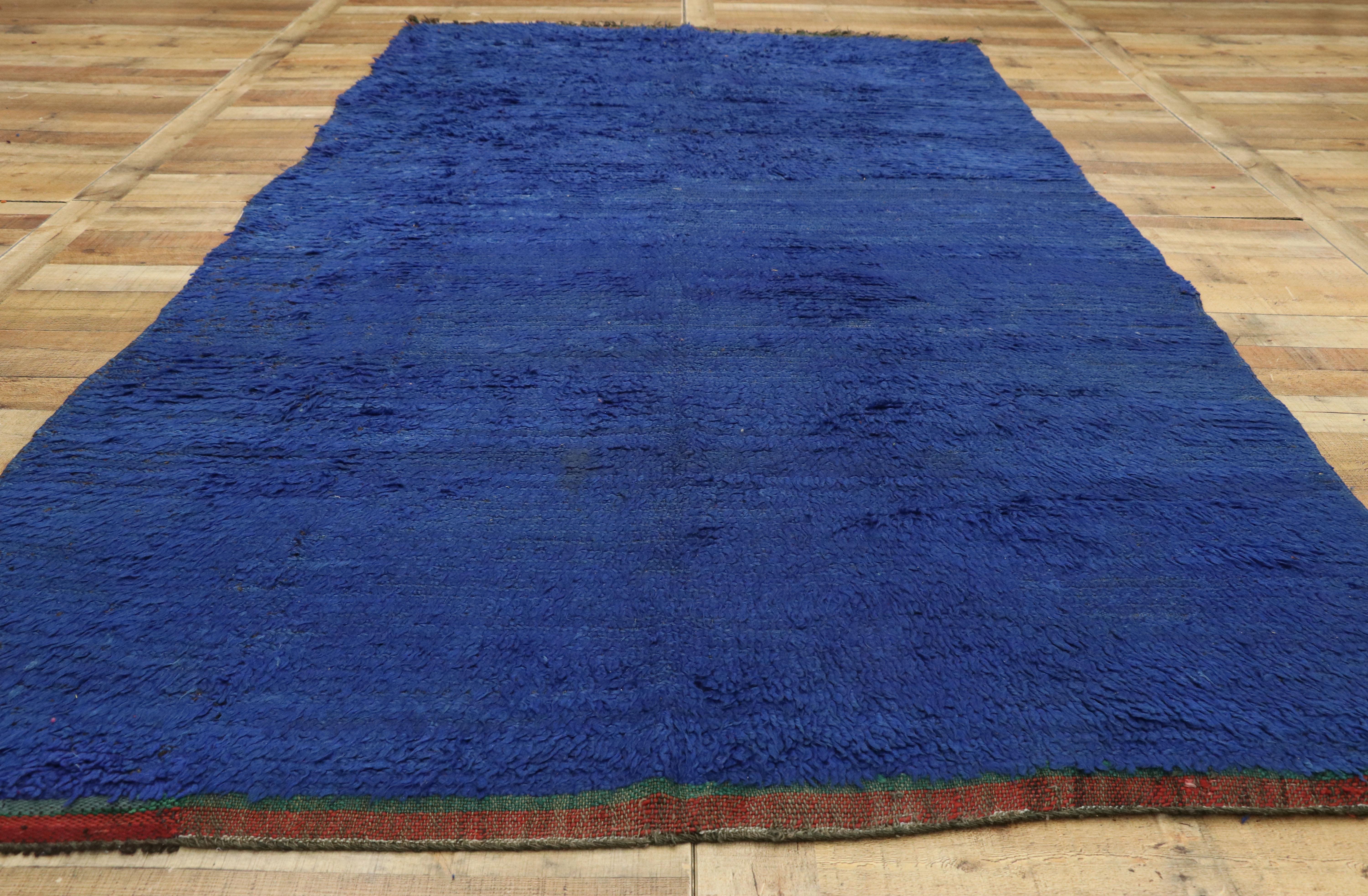 Vintage Blue Beni Mrirt Moroccan Rug, Cozy Nomad Meets Laid-Back Luxury In Good Condition For Sale In Dallas, TX