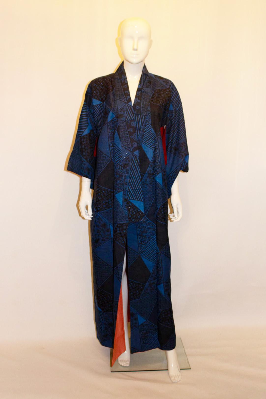 Vintage Blue Kimono with unusual Sparkle Detail In Good Condition For Sale In London, GB