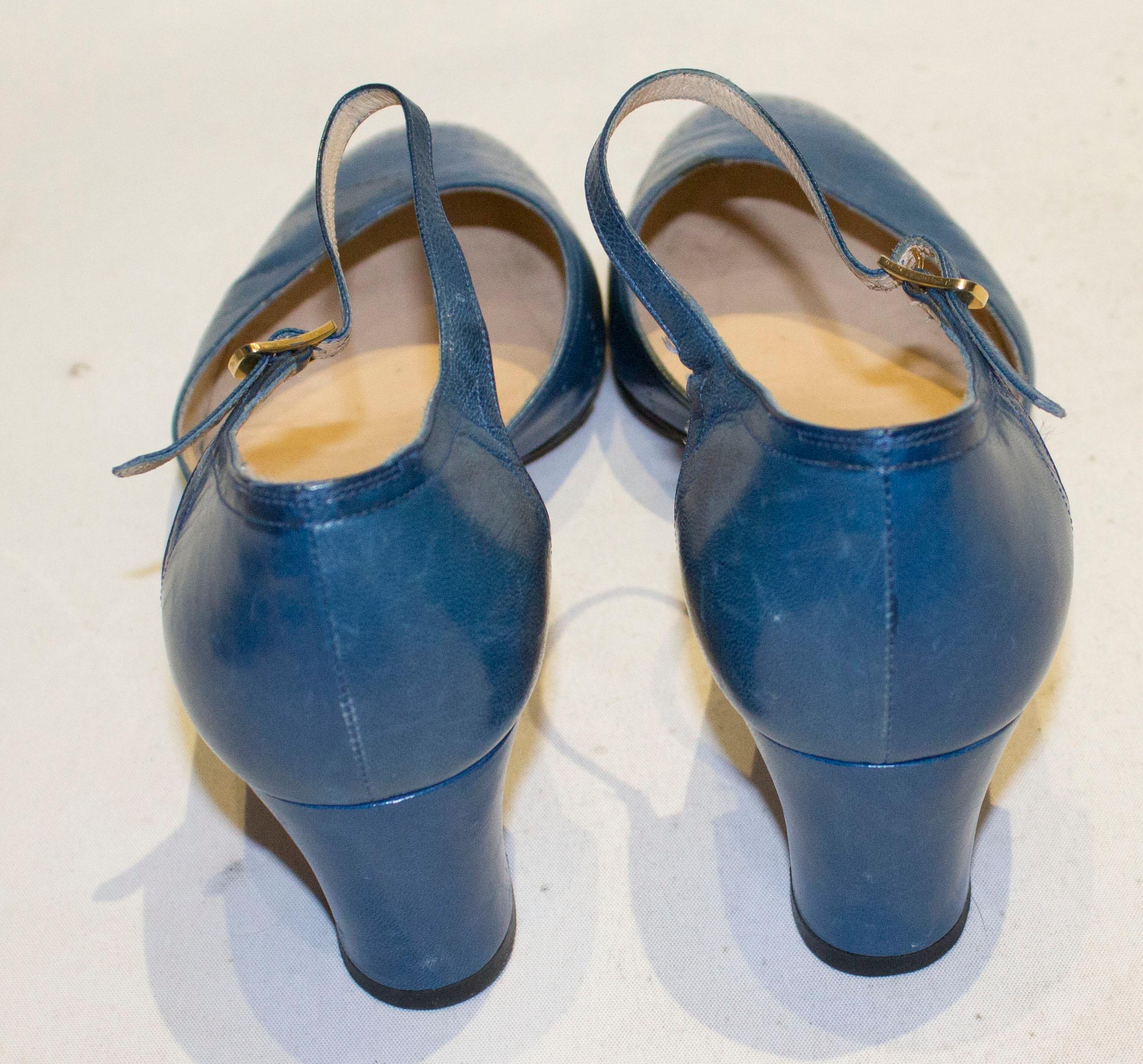 Vintage Blue Leather Ferragamo Shoes In Good Condition In London, GB