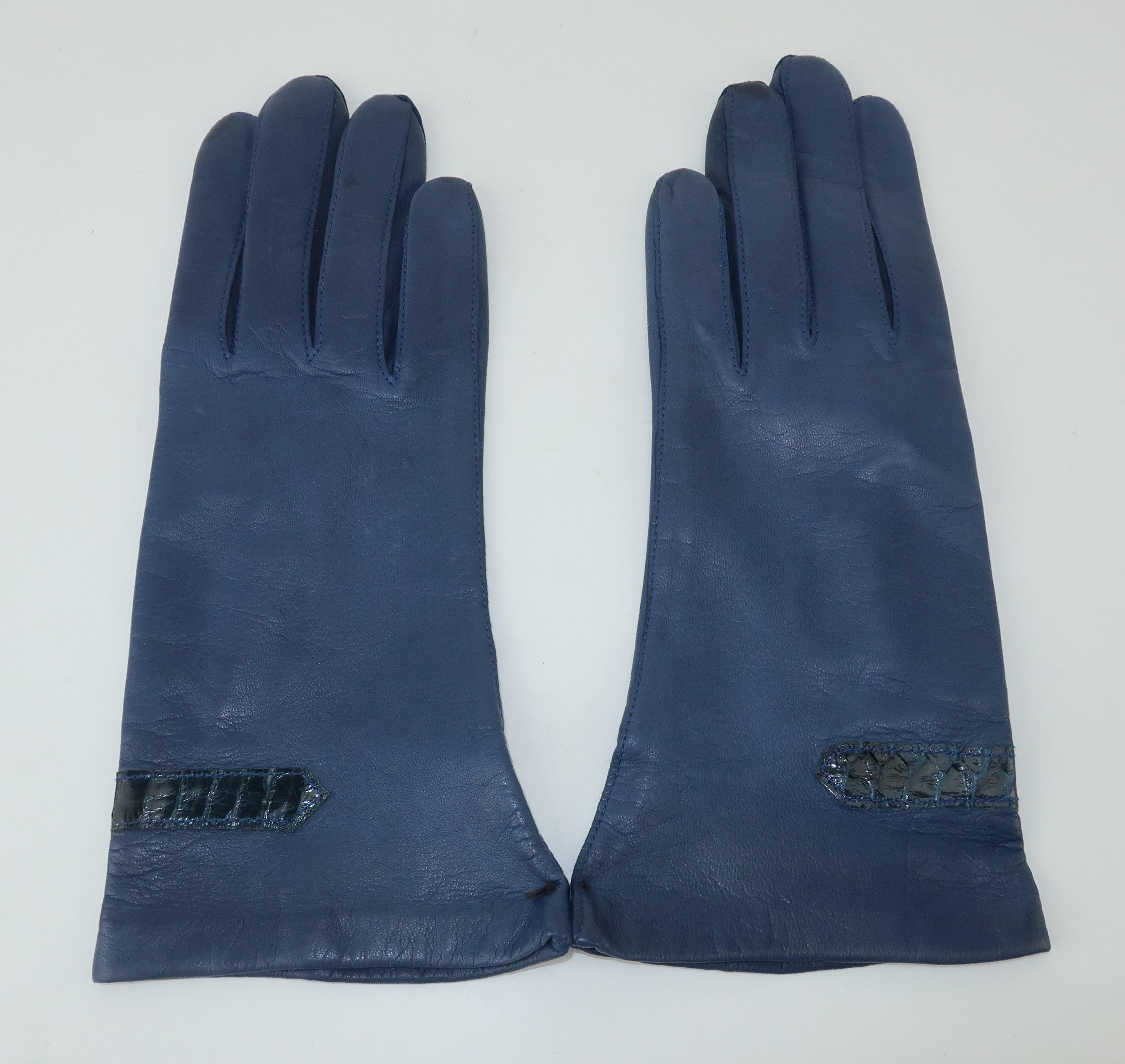 Vintage Blue Leather Gloves With Snakeskin Details In Good Condition In Atlanta, GA