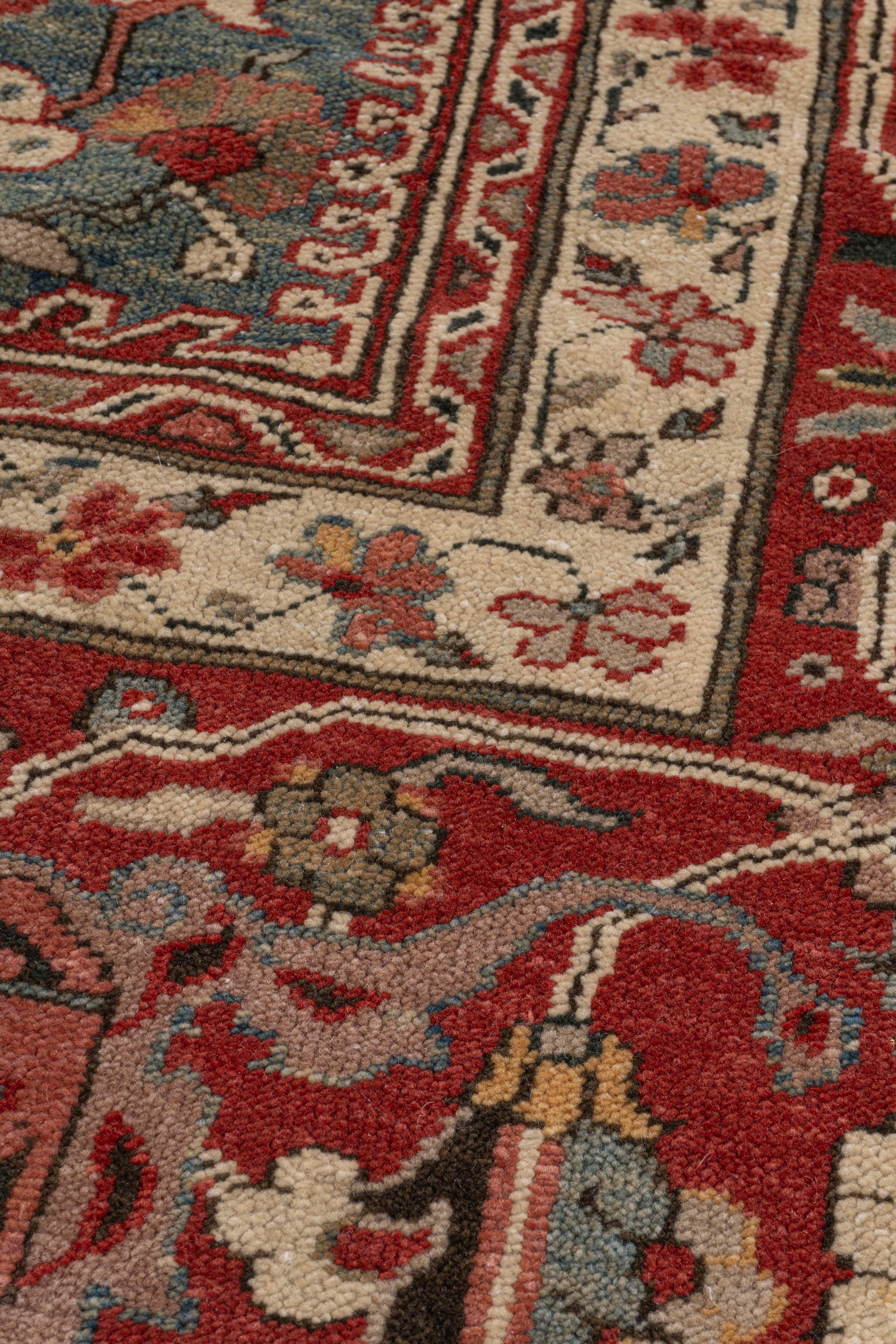 Tessuto a mano Vintage Blue Lightly Distressed Persian Sultanabad Rugs tessuto a mano in vendita