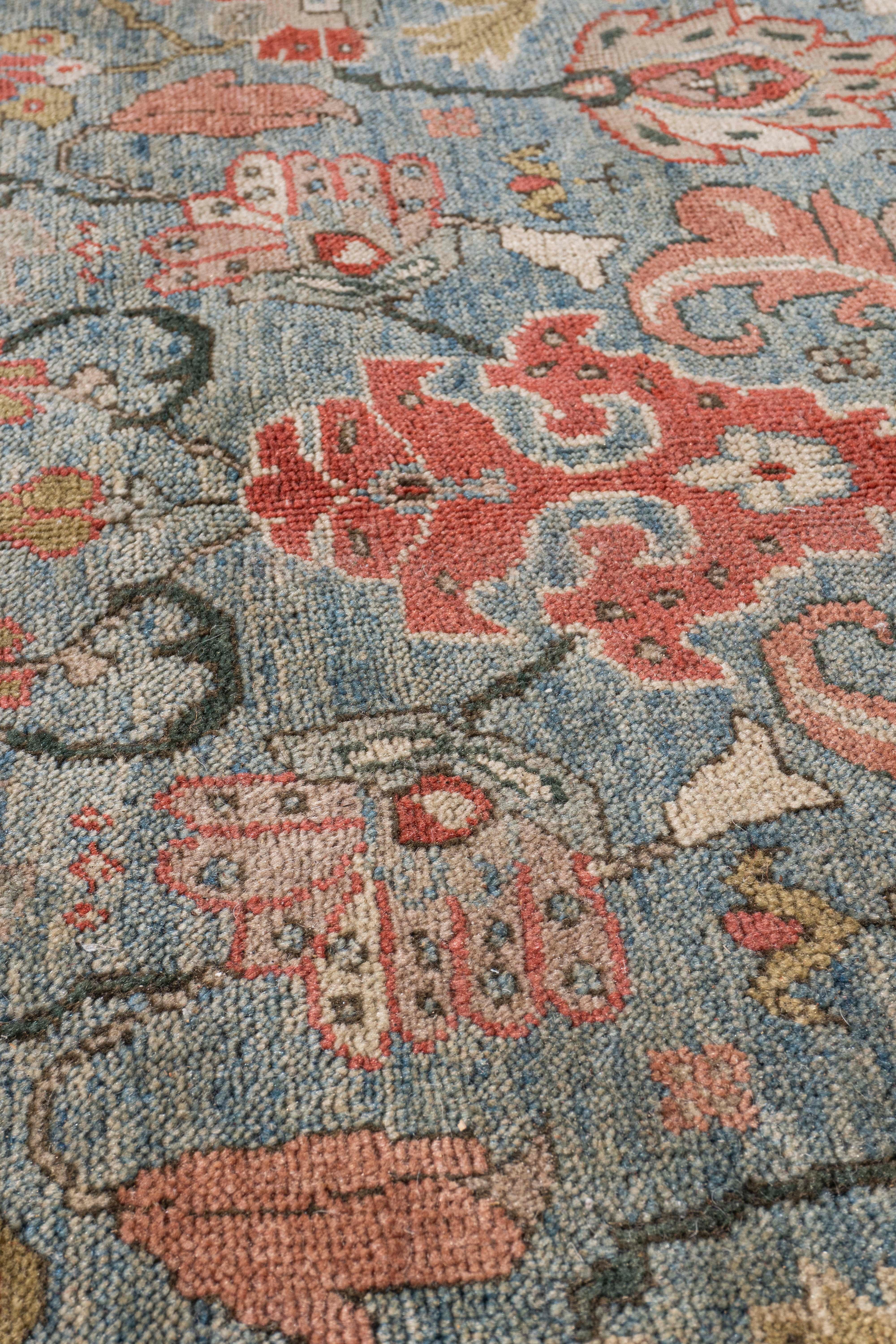 Lana Vintage Blue Lightly Distressed Persian Sultanabad Rugs tessuto a mano in vendita