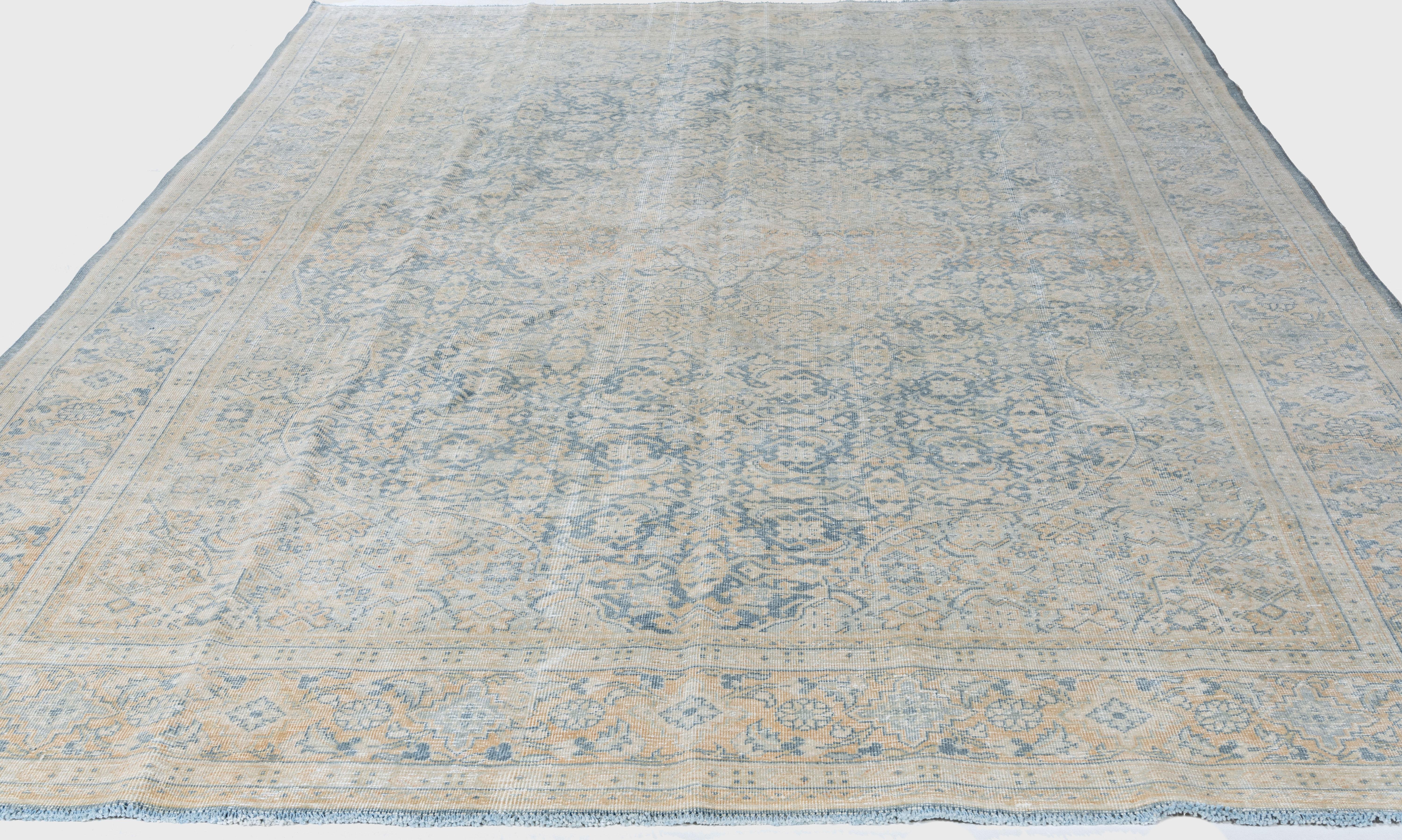 Vintage Blue Lightly Distressed Persian Tabriz Rug 7'7 x 10'8 en vente 6