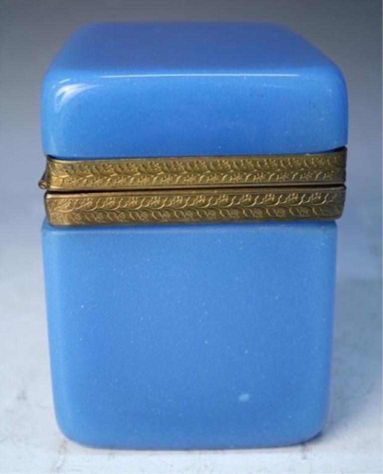 Vintage Blue Opaline Glass Vanity Box with Brass Setting 3