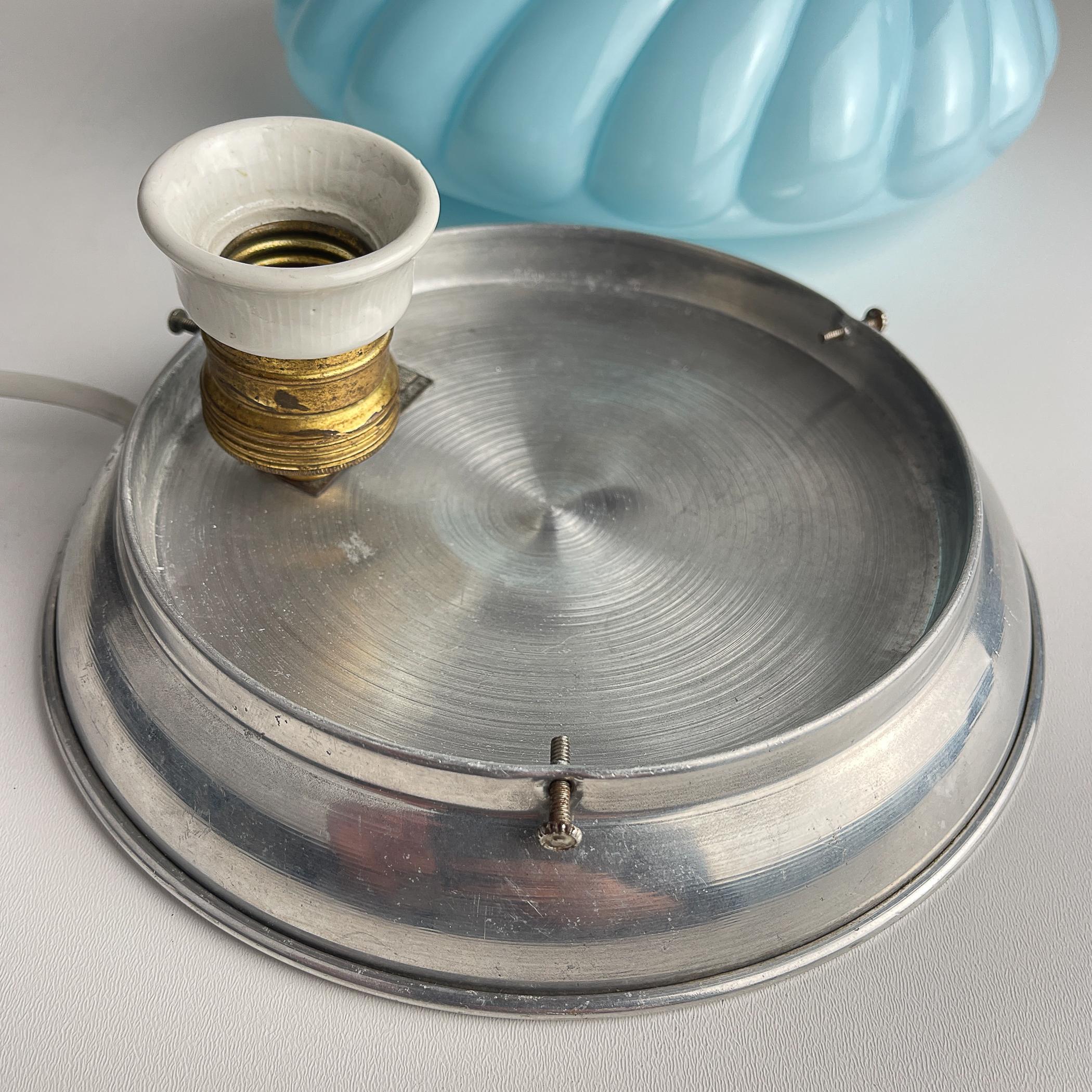 Lampe de table vintage en opaline bleue, Italie 1950s en vente 4