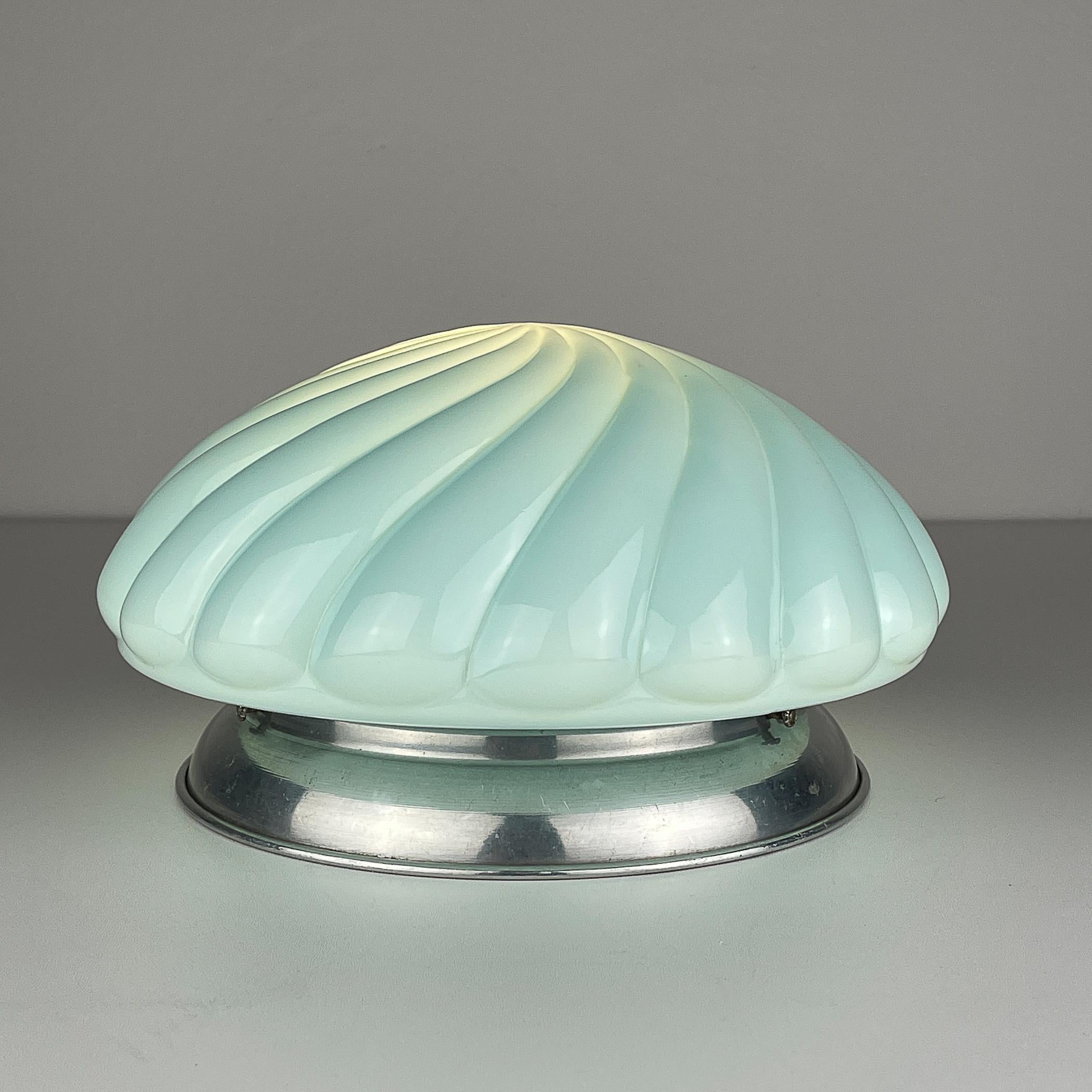 Art déco Lampe de table vintage en opaline bleue, Italie 1950s en vente