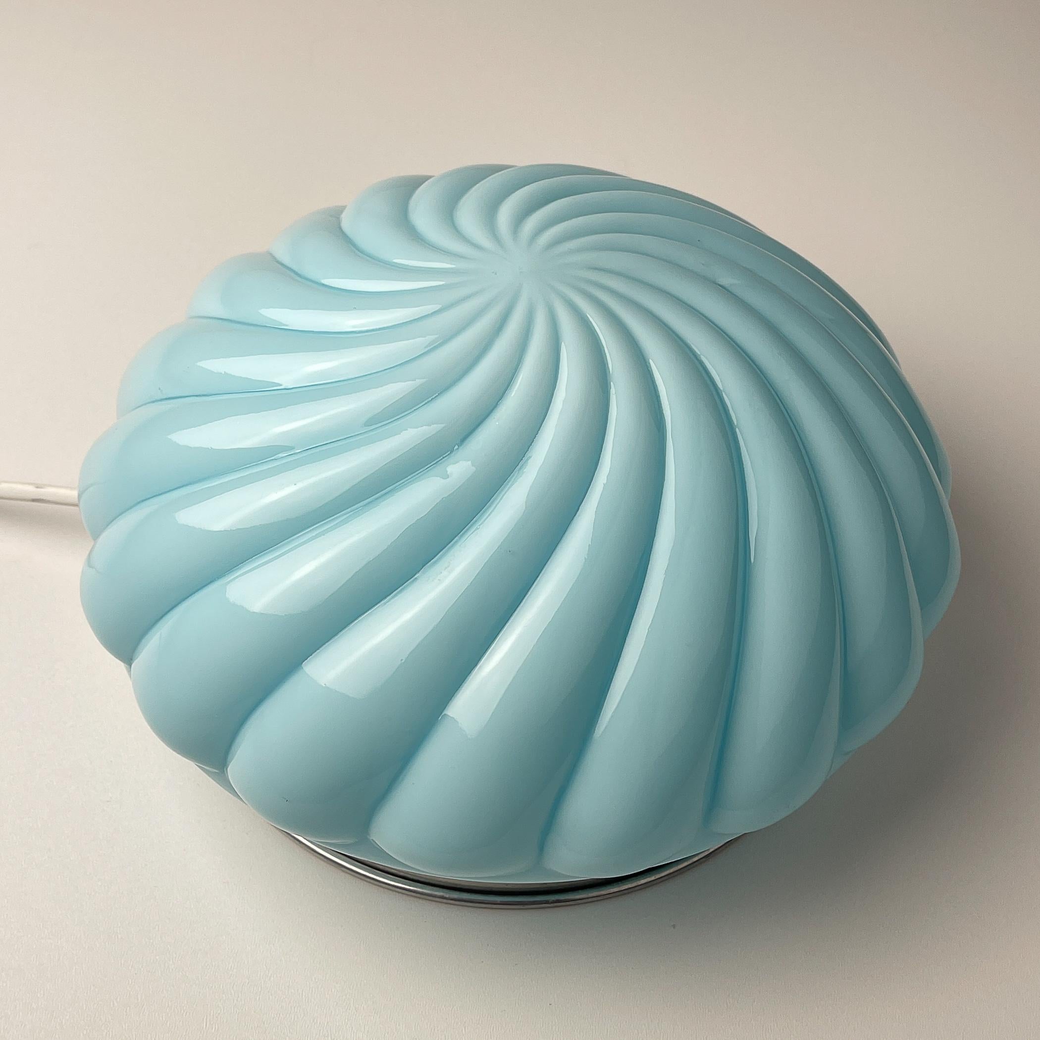 Lampe de table vintage en opaline bleue, Italie 1950s en vente 2