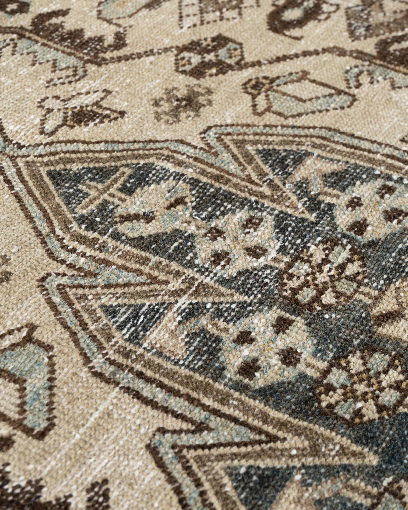 Tappeto Mazlagan blu vintage, persiano, con segni di invecchiamento, 4'5 x 6'3 in vendita 3