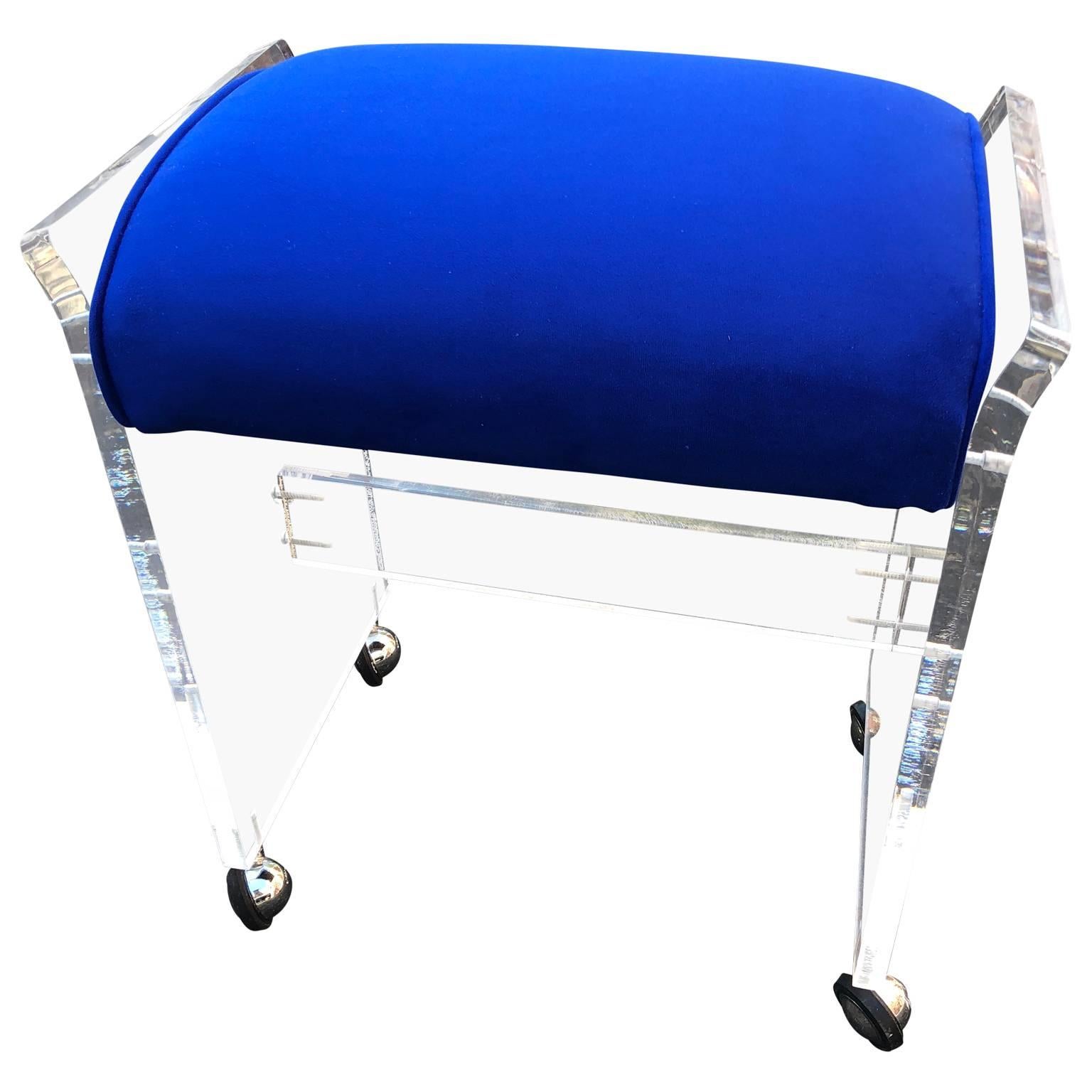 Américain Coussin bleu vintage en lucite, banc ou tabouret moderne du milieu du siècle dernier en vente