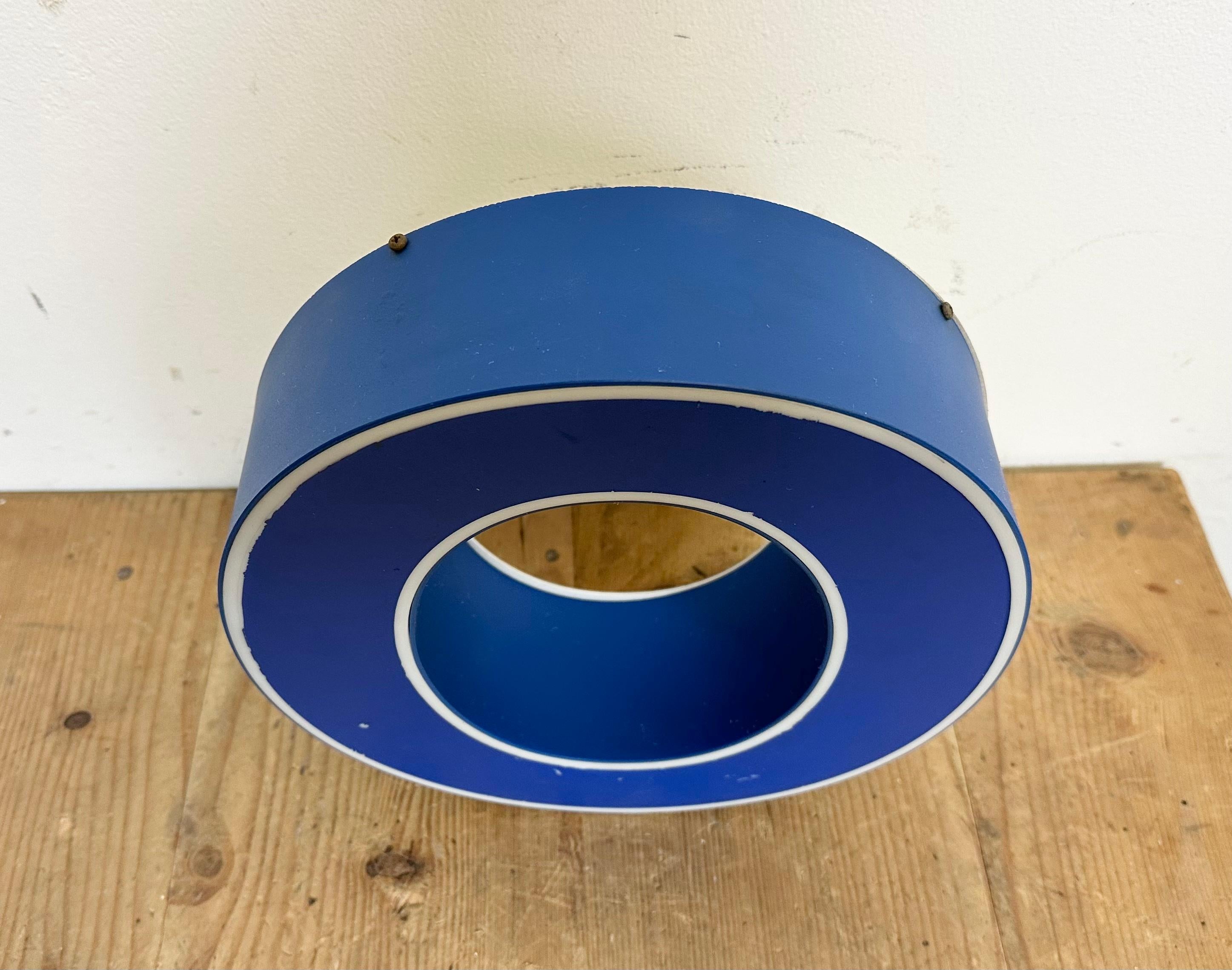 Vintage Blue Plastic Illuminated Letter O, 1970s In Good Condition For Sale In Kojetice, CZ