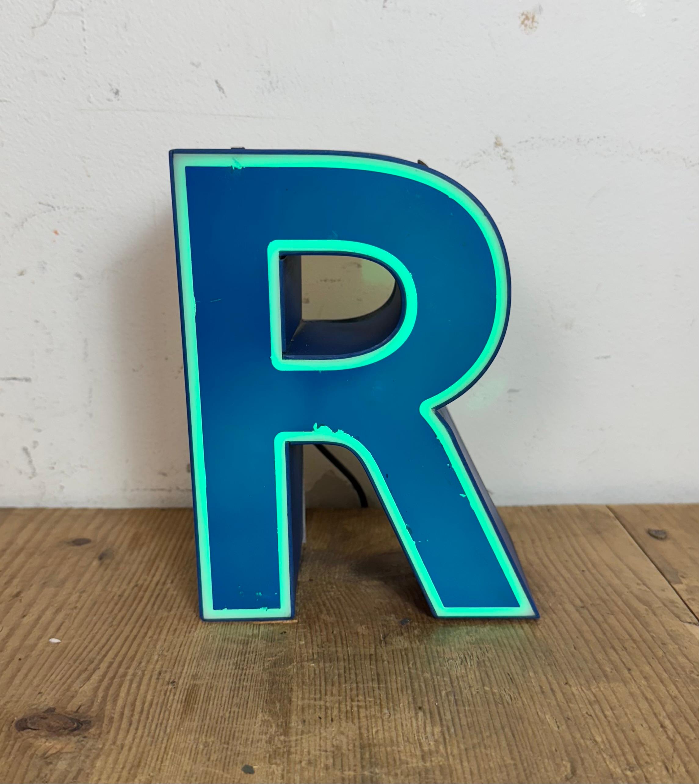 Letra R iluminada de plástico azul vintage, años 70 en venta 4