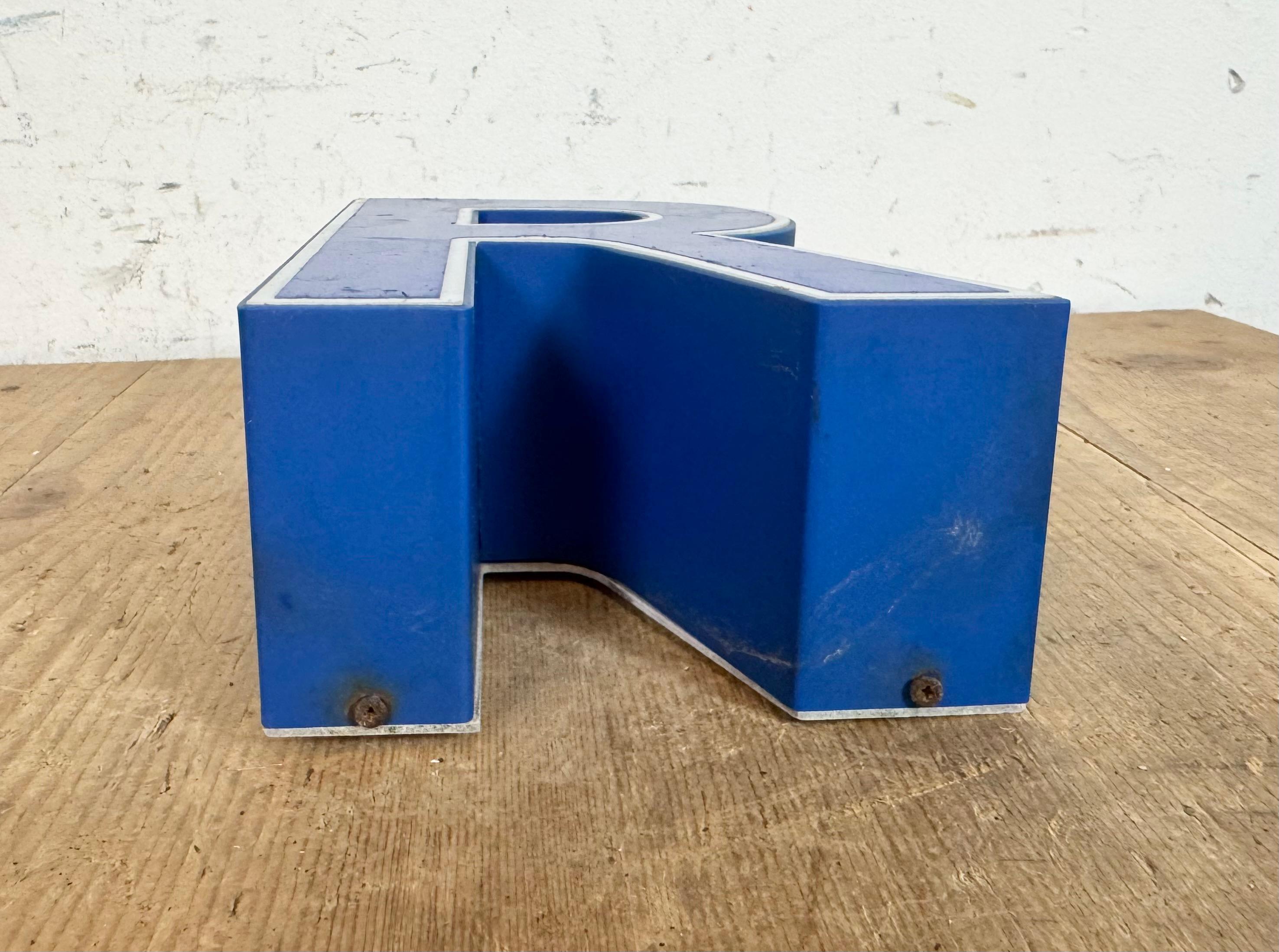 Letra R iluminada de plástico azul vintage, años 70 Plástico en venta