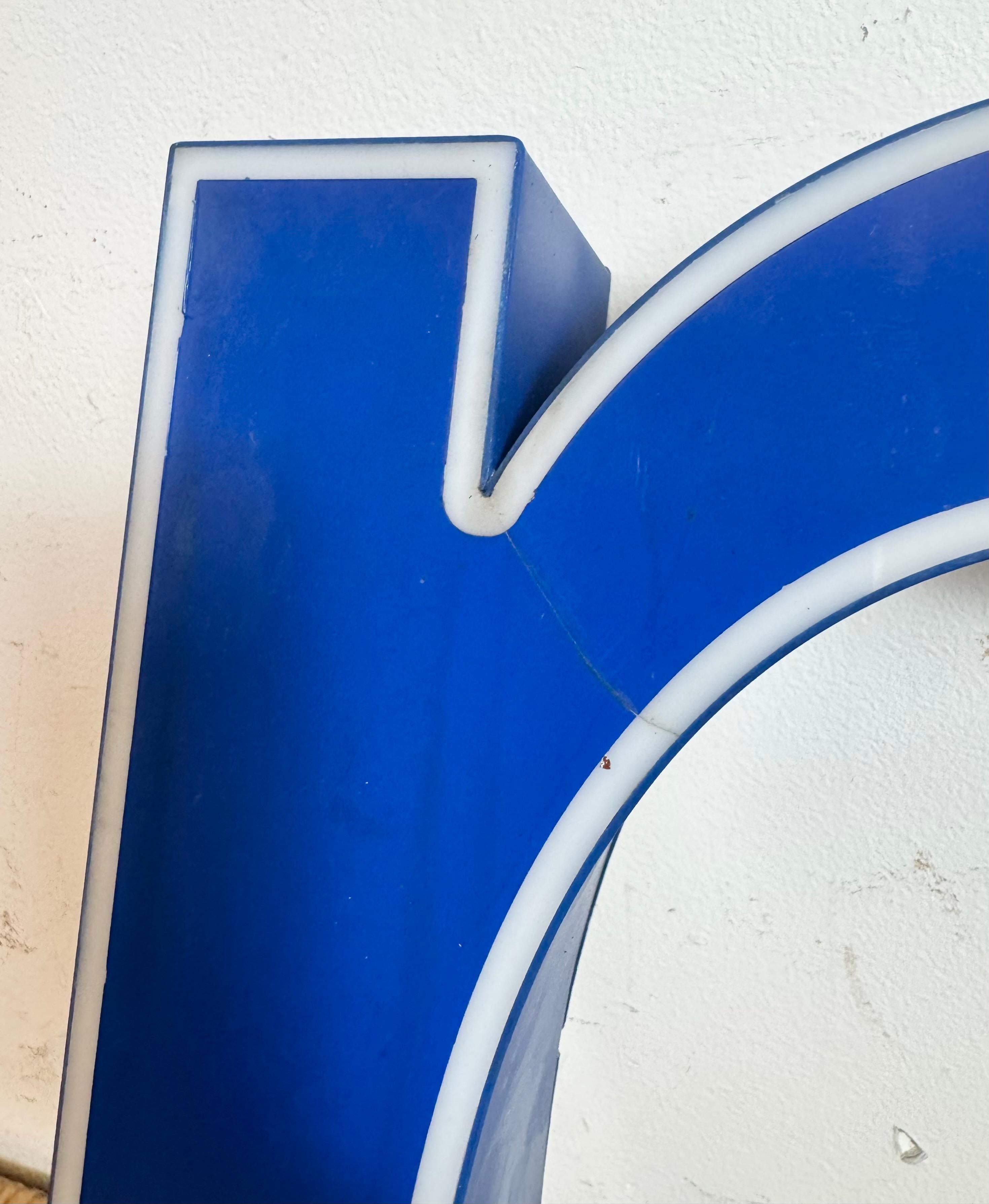 Vintage Blue Plastic Illuminated Letter R , 1970s For Sale 3