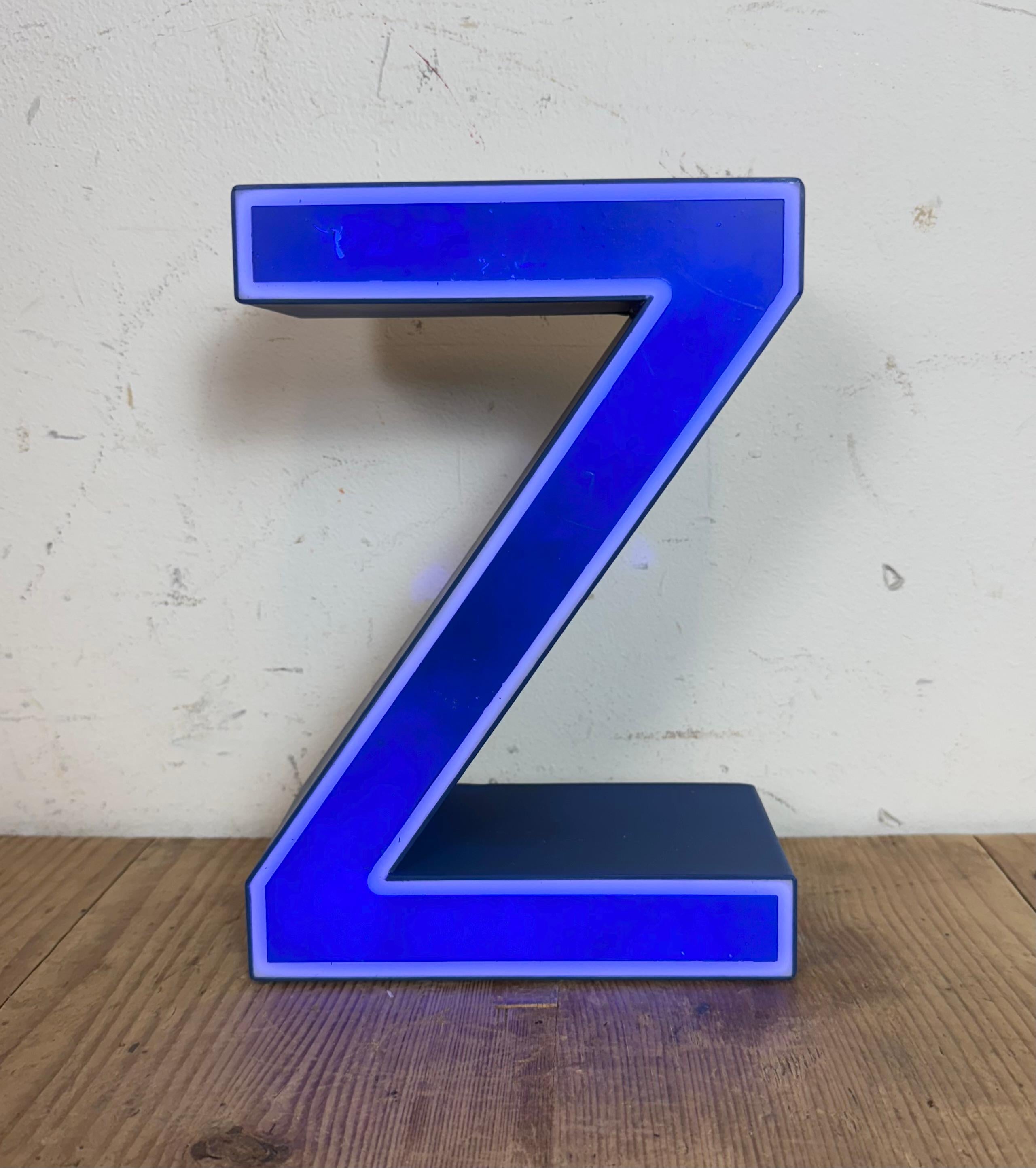 Vintage Blue Plastic Illuminated Letter Z , 1970s For Sale 7