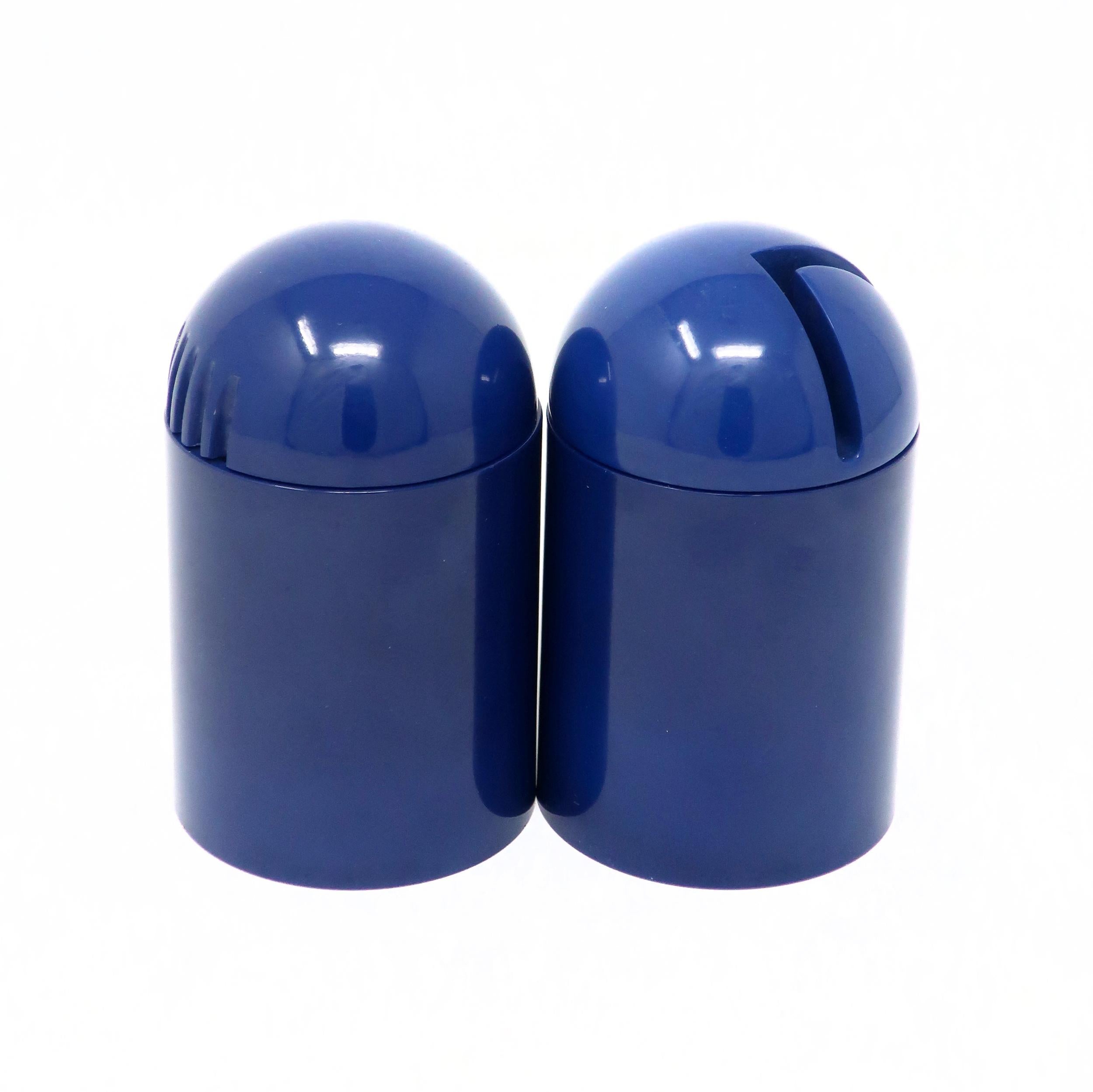 Vintage Blue Salt Shaker & Pepper Grinder by Enzo Mari In Good Condition For Sale In Brooklyn, NY