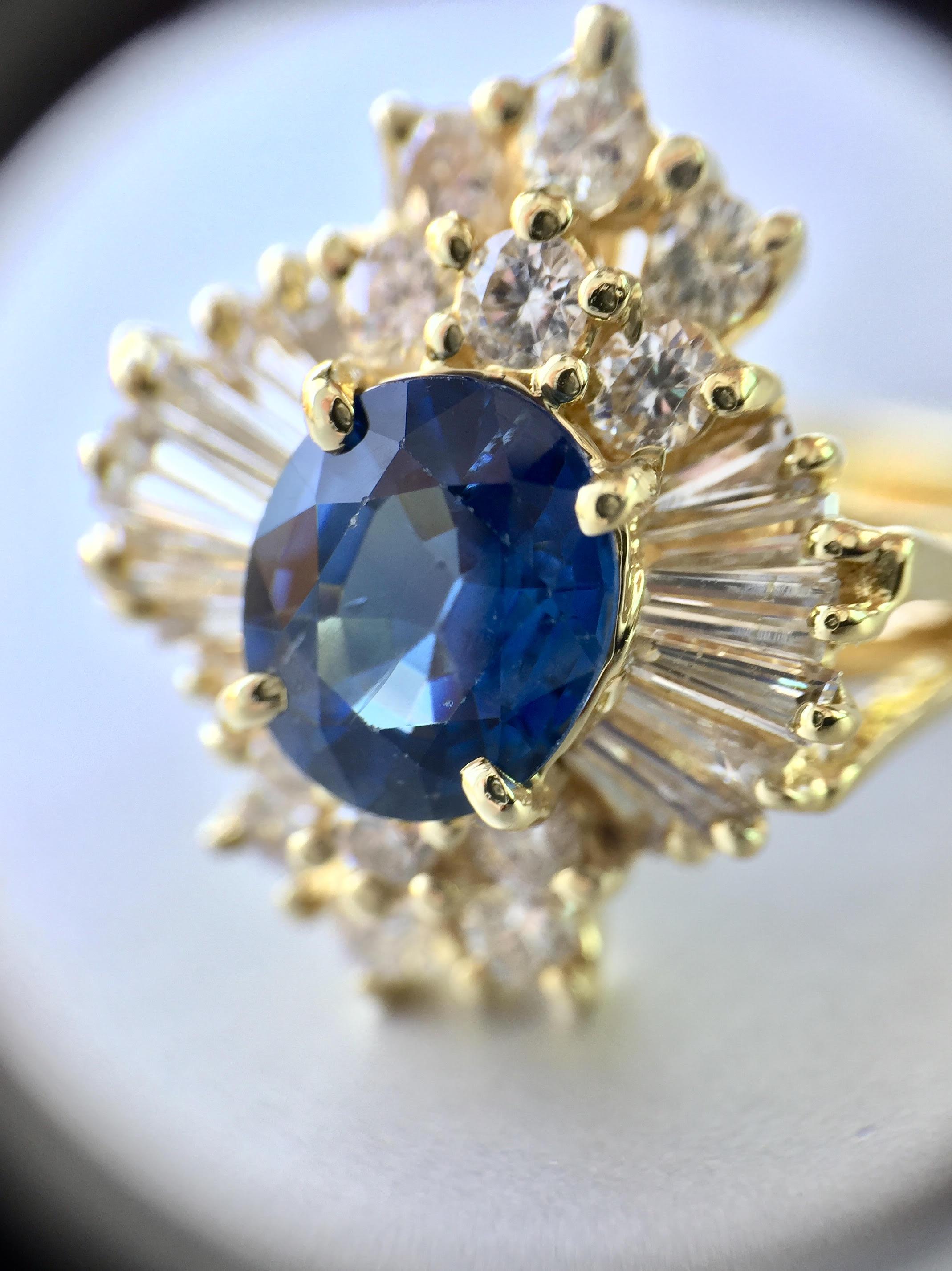 Vintage Blue Sapphire and Diamond 18 Karat Cocktail Ring For Sale 1