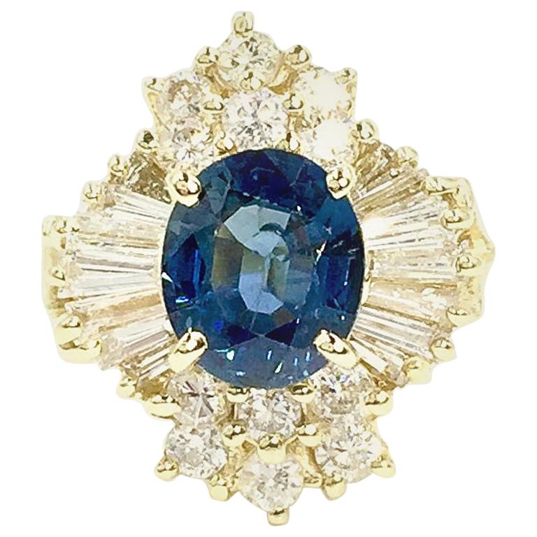 Vintage Blue Sapphire and Diamond 18 Karat Cocktail Ring For Sale
