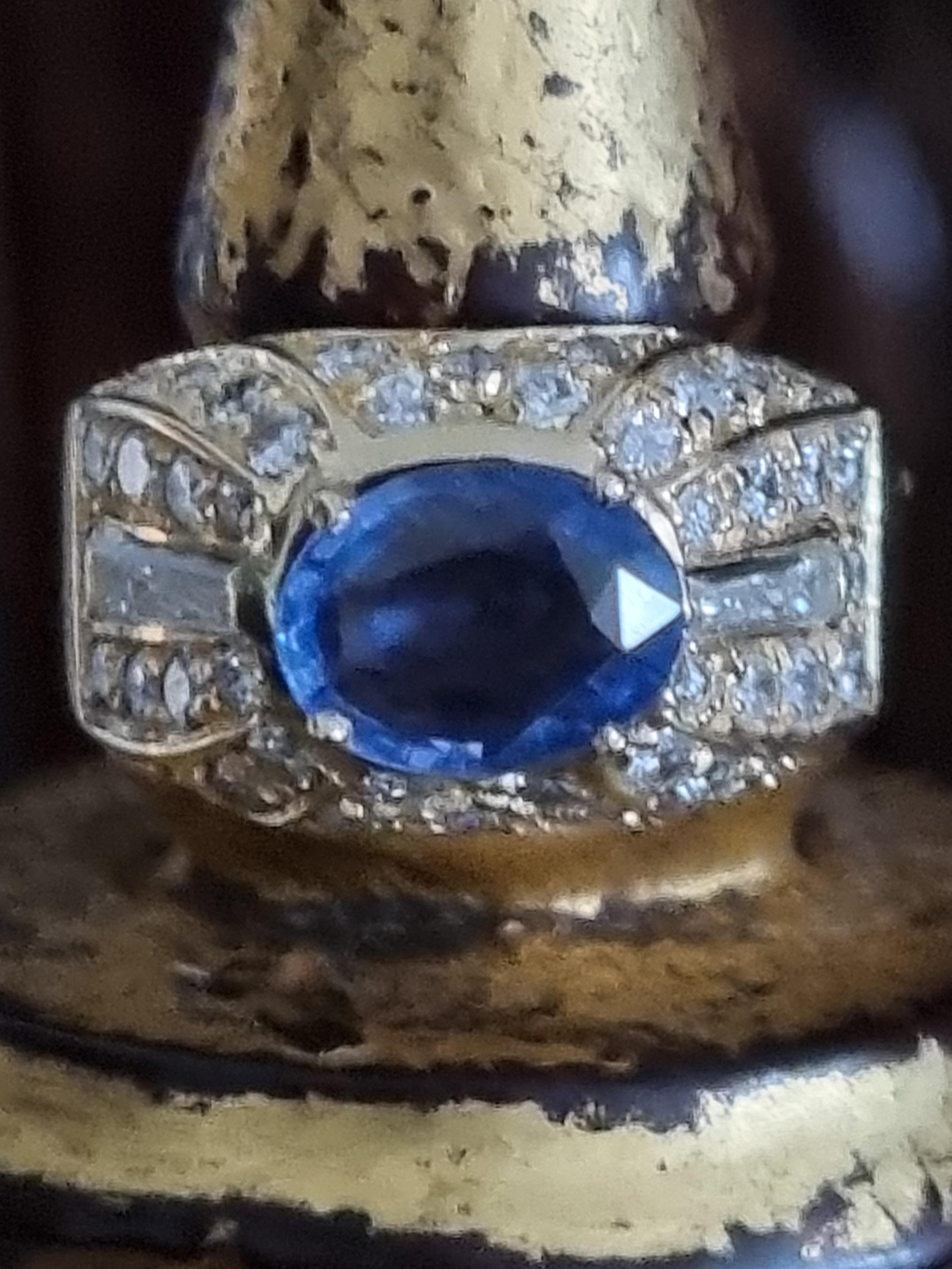 Vintage Blue Sapphire and Diamond Bombé Ring, signed by Fürst (Rome) In Good Condition For Sale In OVIEDO, AS
