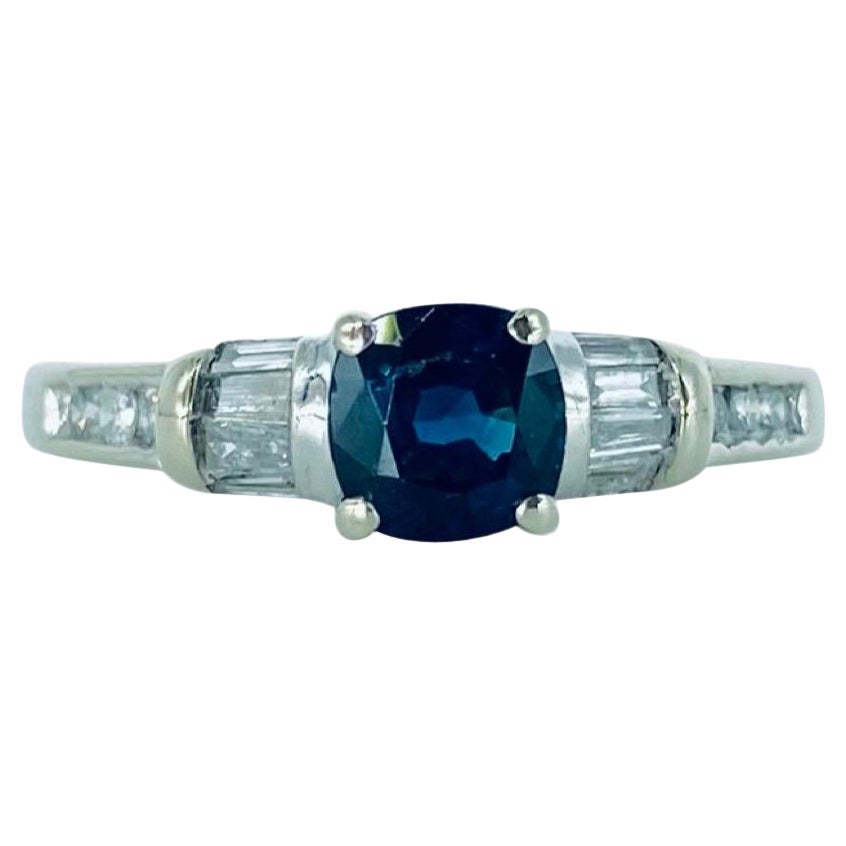 Bague vintage en or blanc 14 carats avec saphirs bleus et diamants