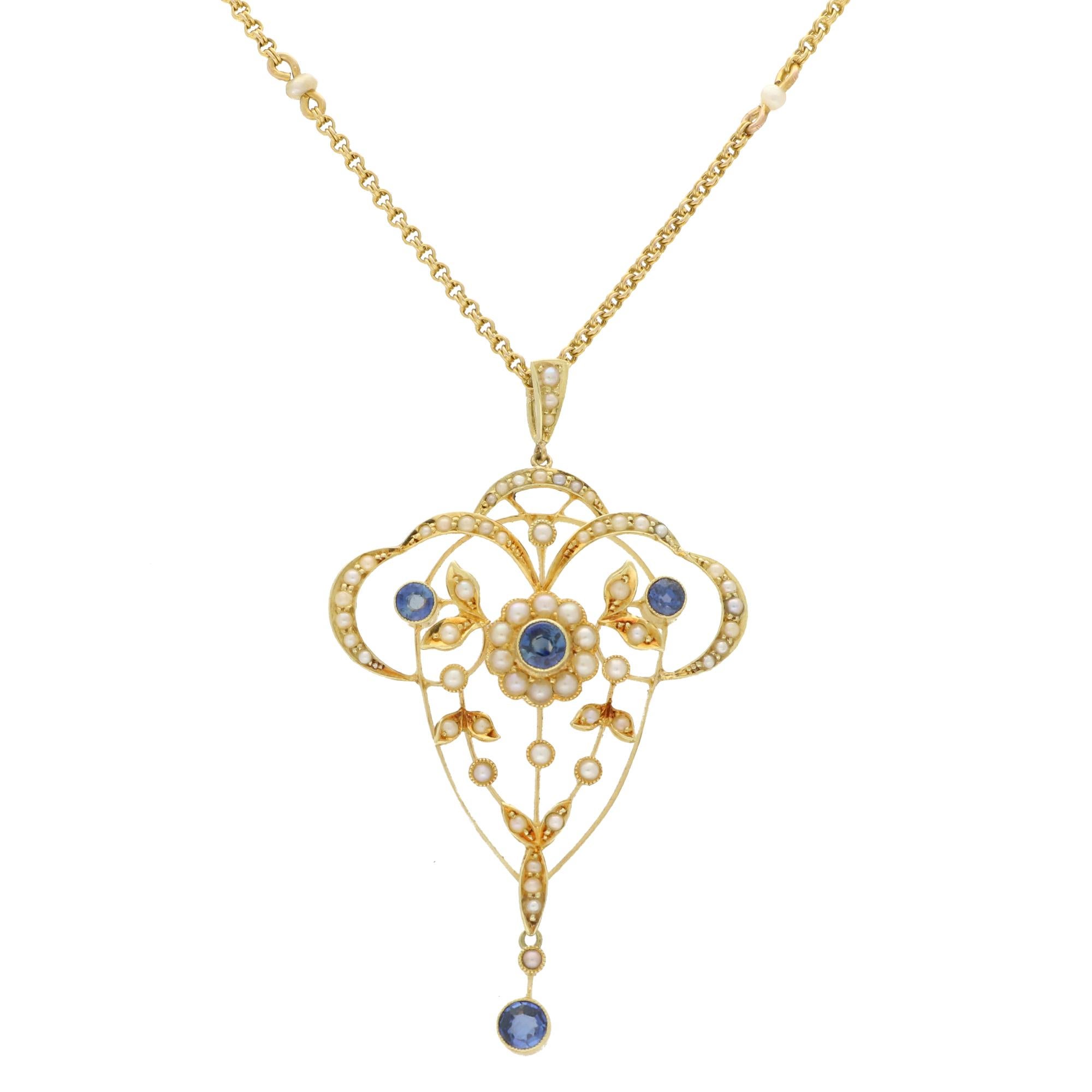 Vintage Blue Sapphire and Seed Pearl Necklace Set in 15k Yellow Gold In Excellent Condition In London, GB