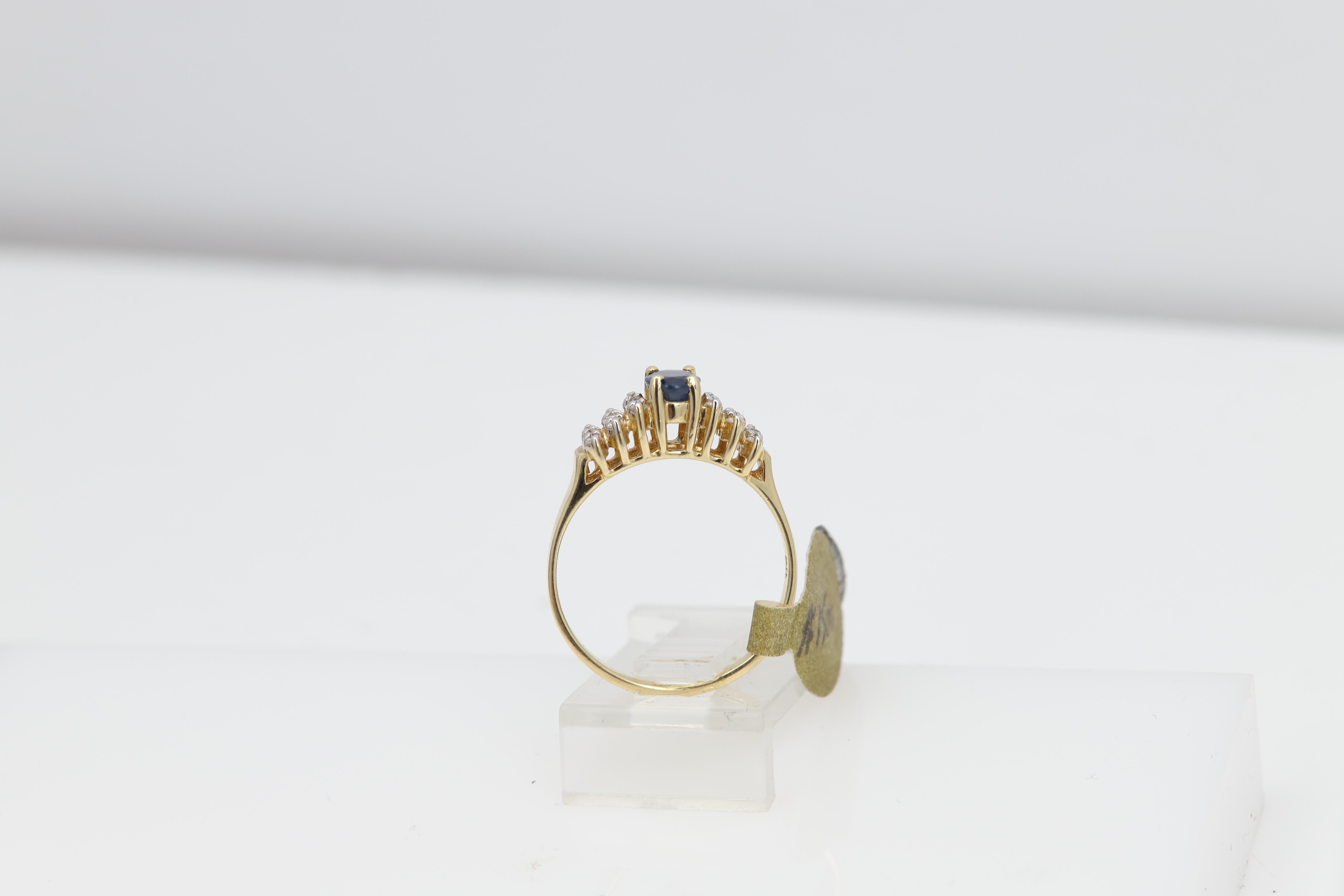 Anillo Vintage Zafiro Azul Diamante Oro Amarillo 14 Kilates Corte redondo en venta