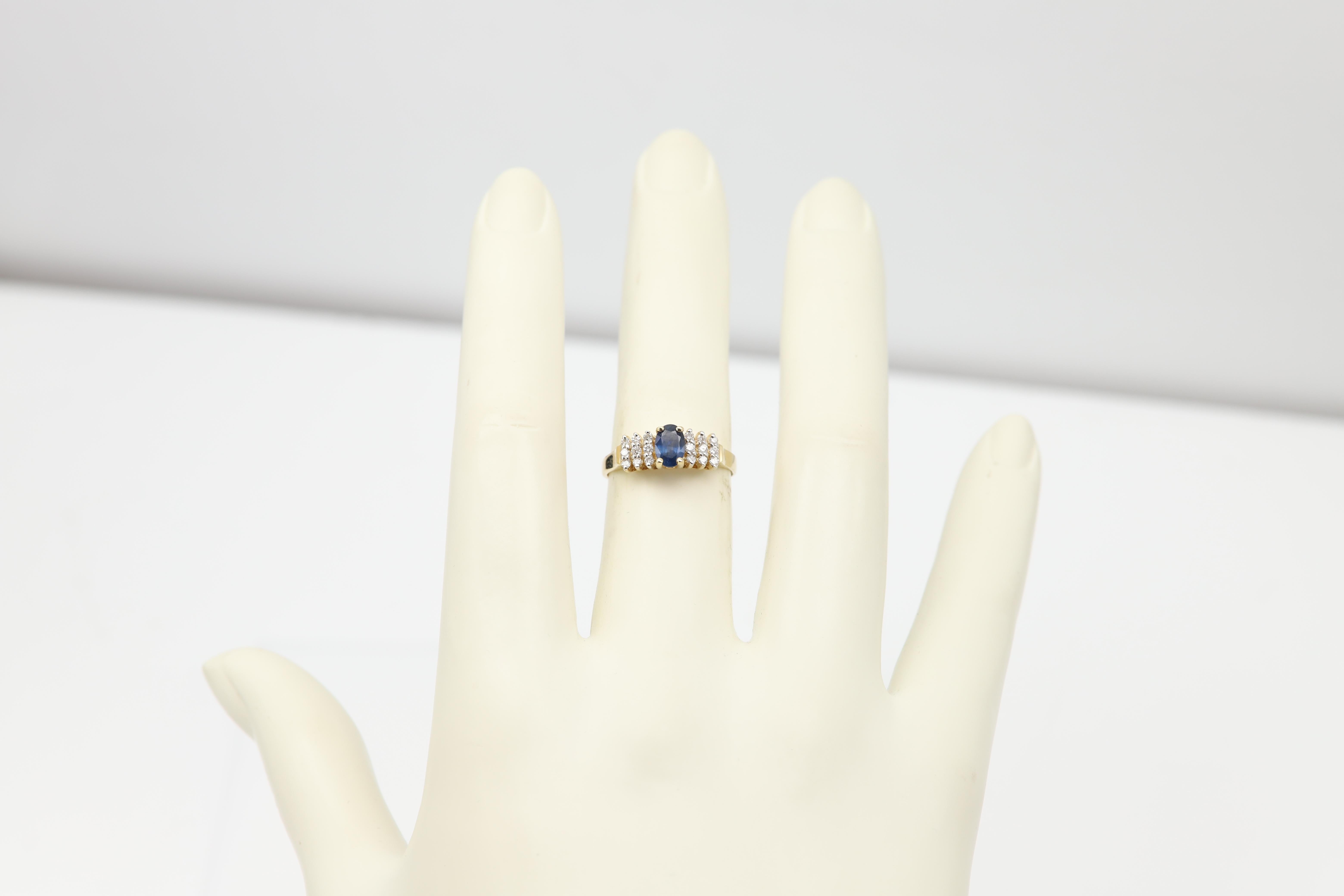 Anillo Vintage Zafiro Azul Diamante Oro Amarillo 14 Kilates en venta 1
