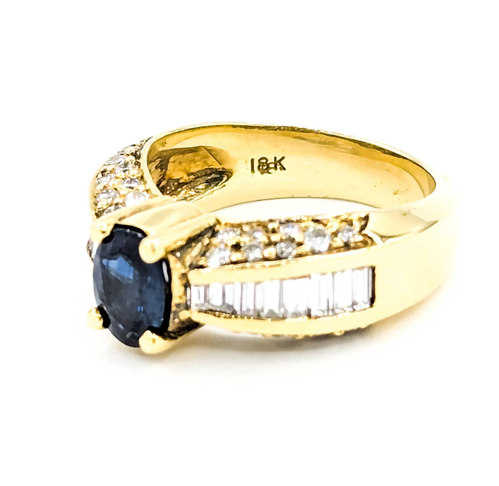 Anello vintage con zaffiro blu e diamanti in oro giallo 18 carati In condizioni ottime in vendita a Bloomington, MN
