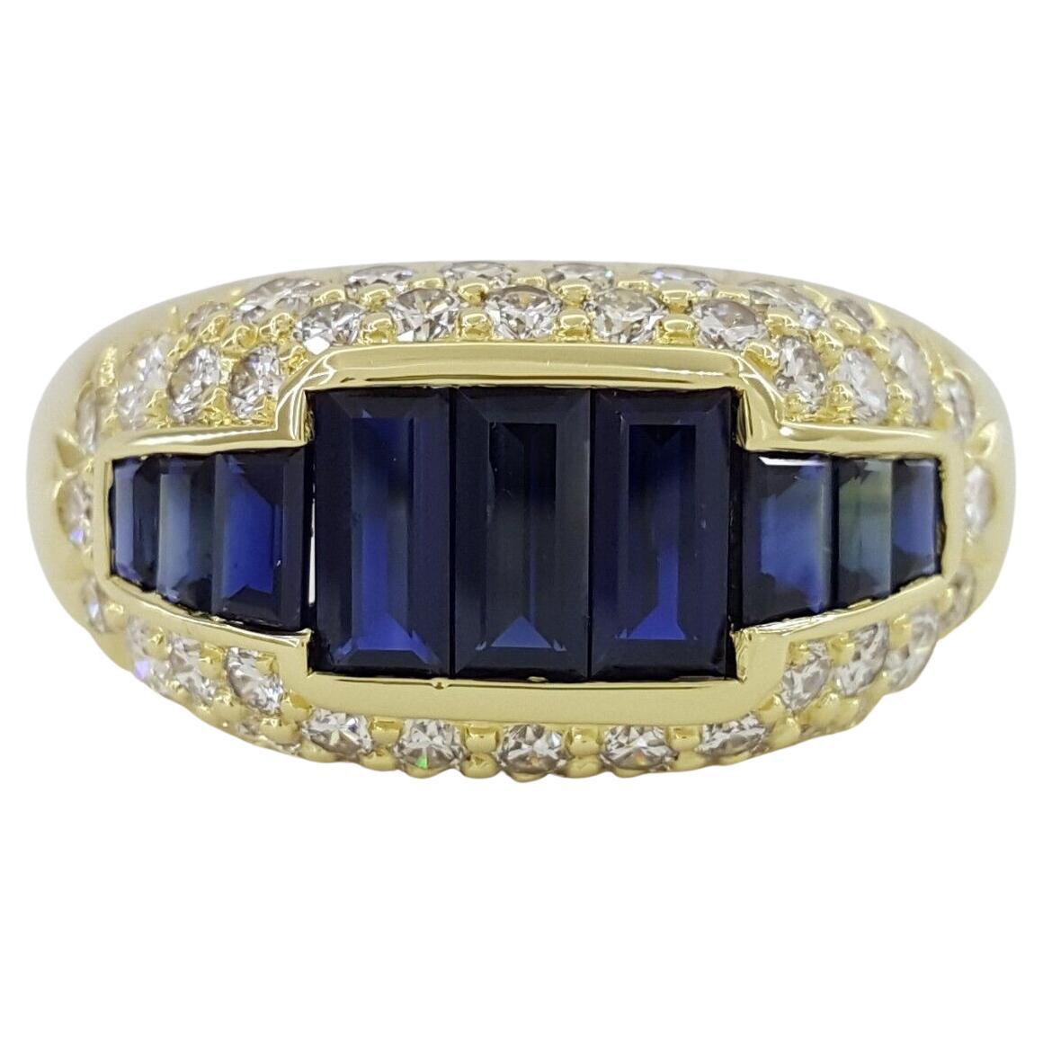 Women's or Men's Vintage Blue Sapphire Round Diamond 18 Carat Yellow Gold Ring For Sale