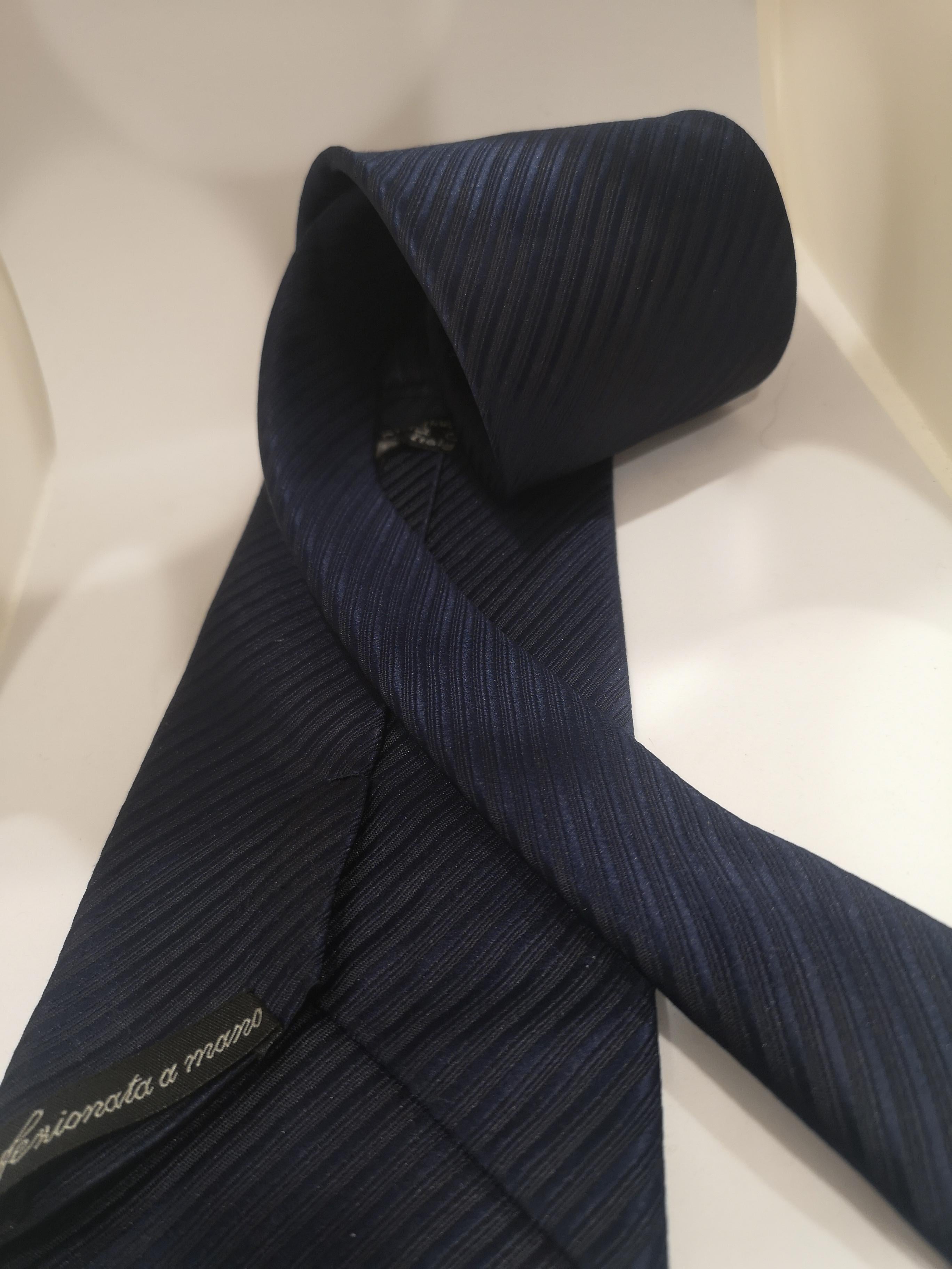 Women's or Men's Vintage blue silk tie