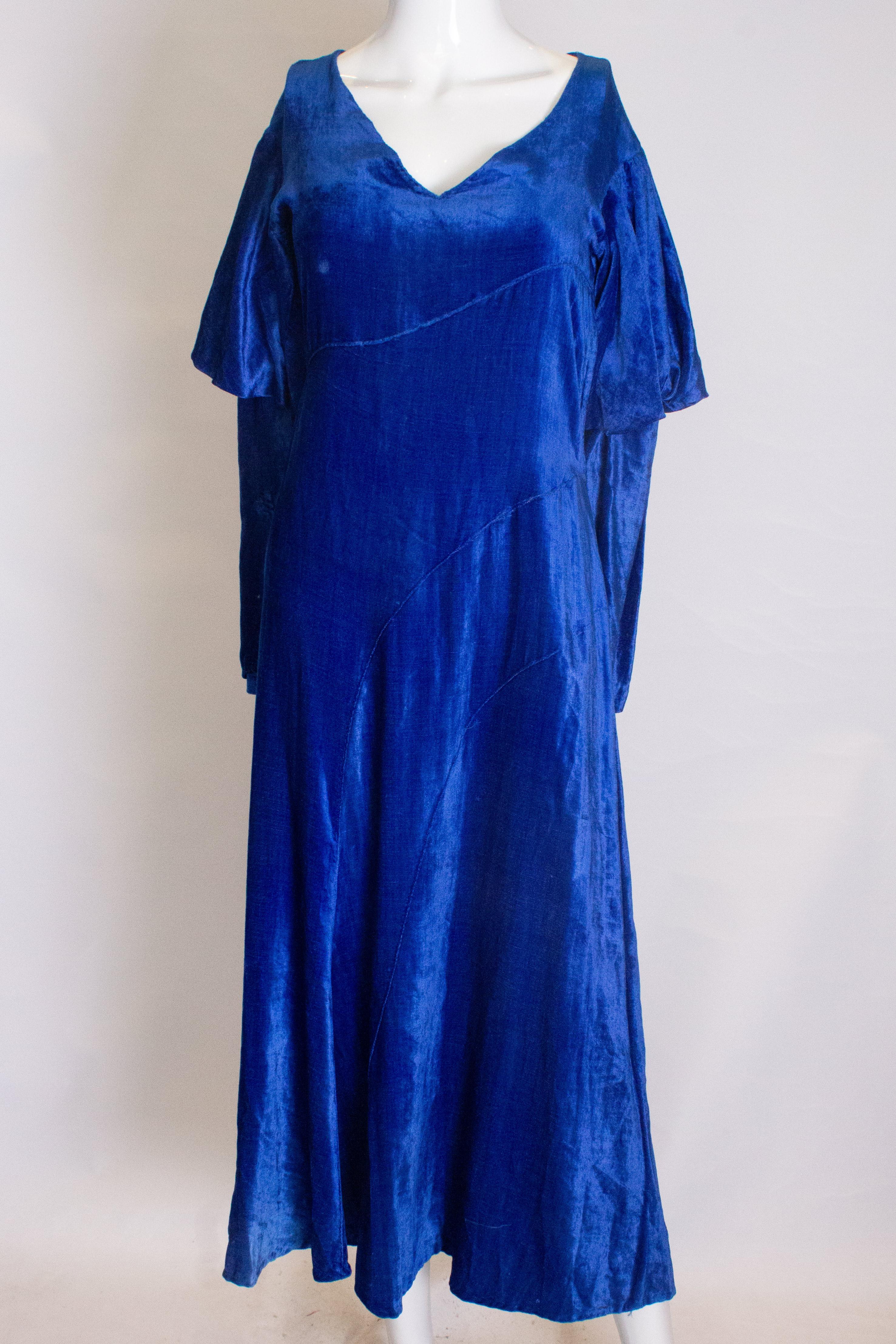 Robe vintage en velours de soie bleue Bon état - En vente à London, GB