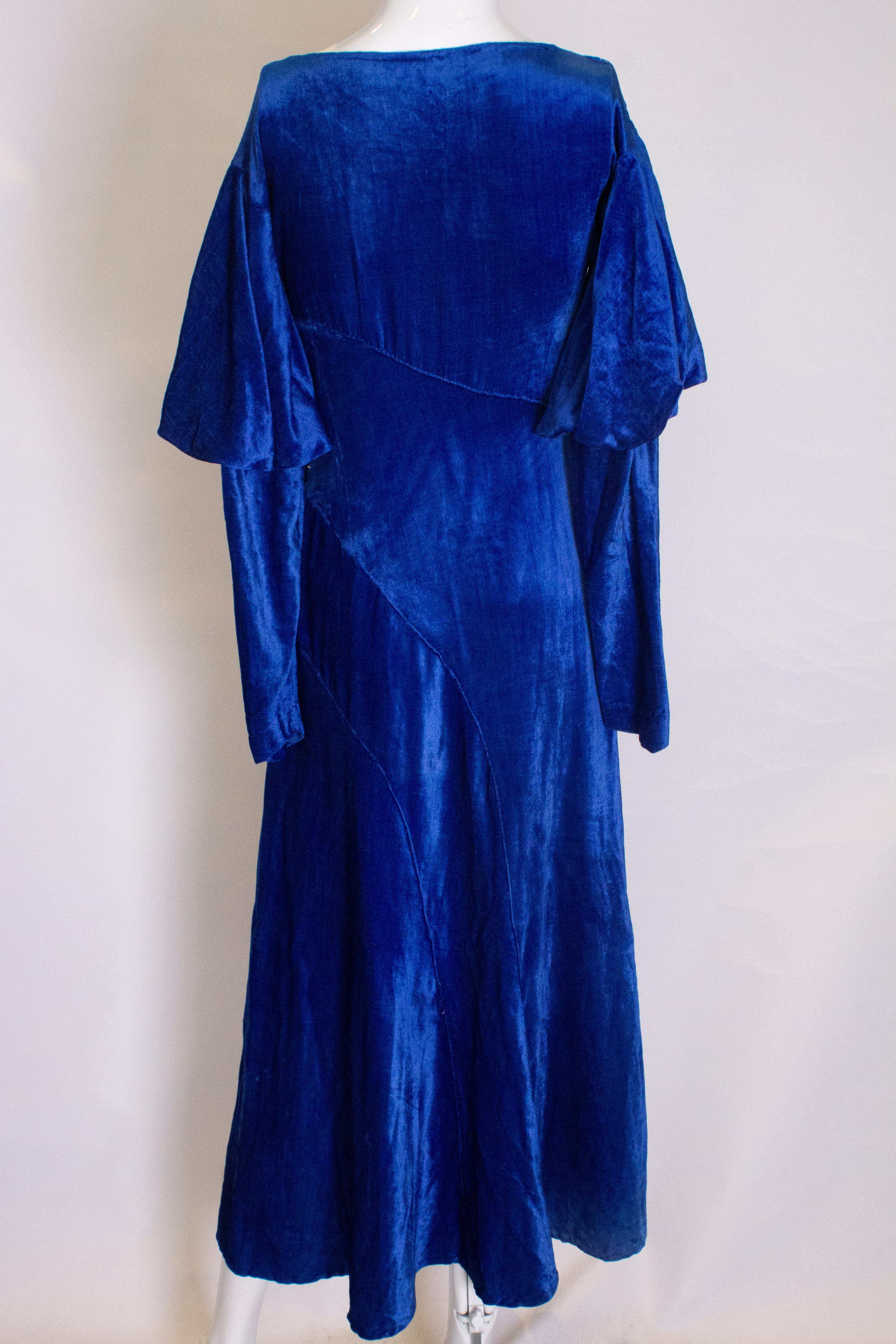 Robe vintage en velours de soie bleue Pour femmes en vente