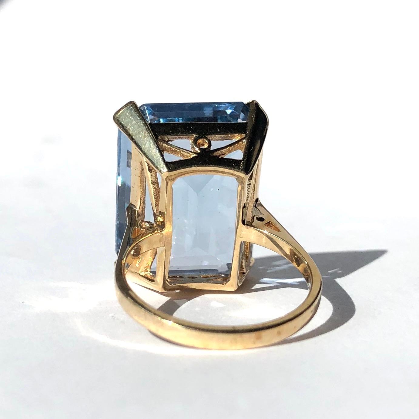 Modern Vintage Blue Spinel and 18 Carat Gold Cocktail Ring