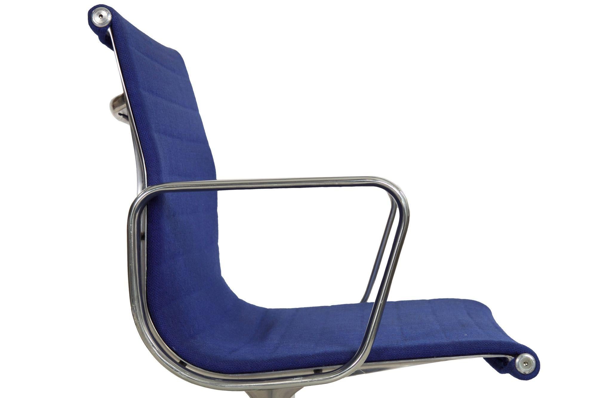 Aluminum Vintage Blue Swivel Desk Chair by Charles & Ray Eames for Herman Miller For Sale