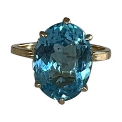 Vintage Blue Topaz 14 Karat Yellow Gold Ring