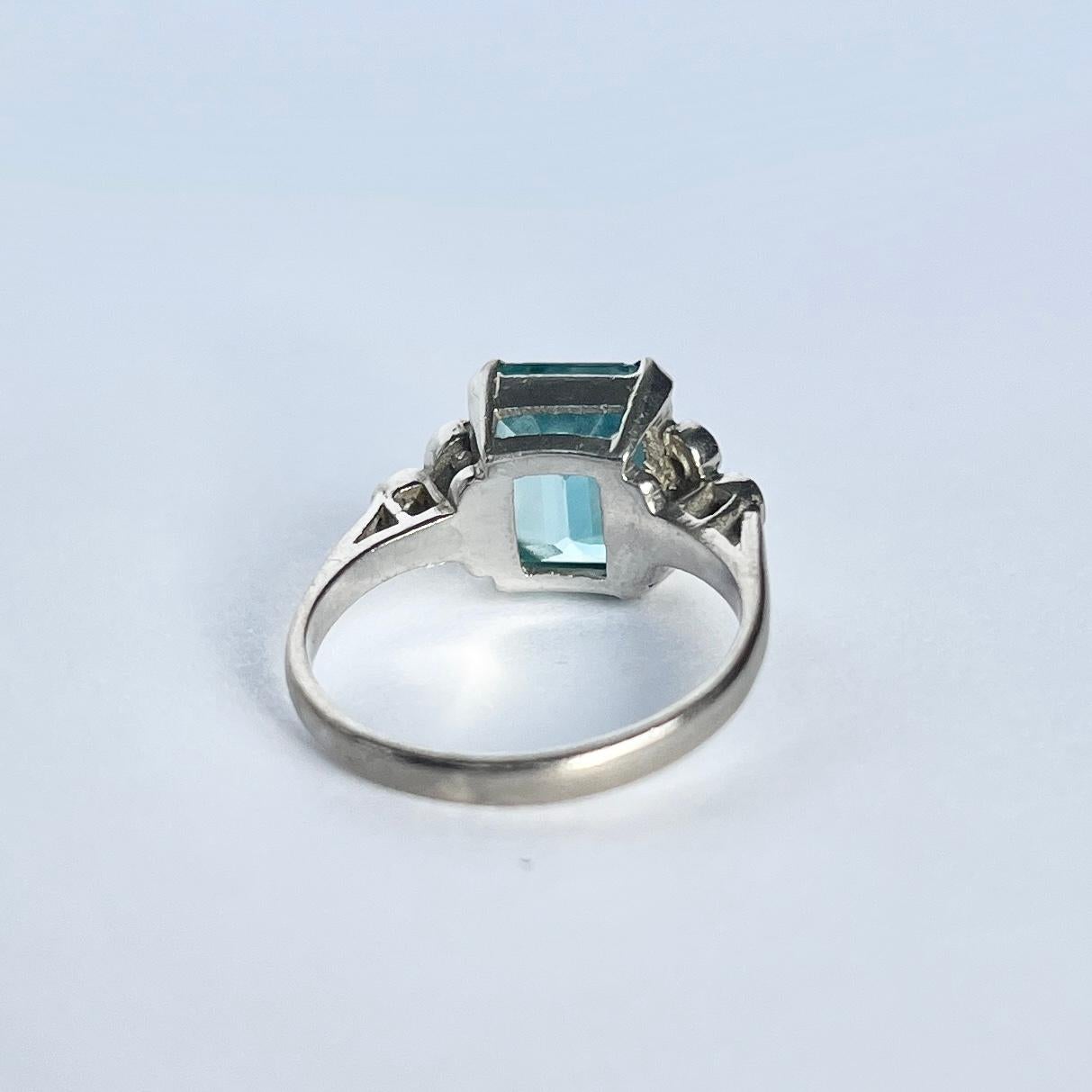 Vintage Blue Topaz and Diamond 9 Carat White Gold Ring In Good Condition For Sale In Chipping Campden, GB