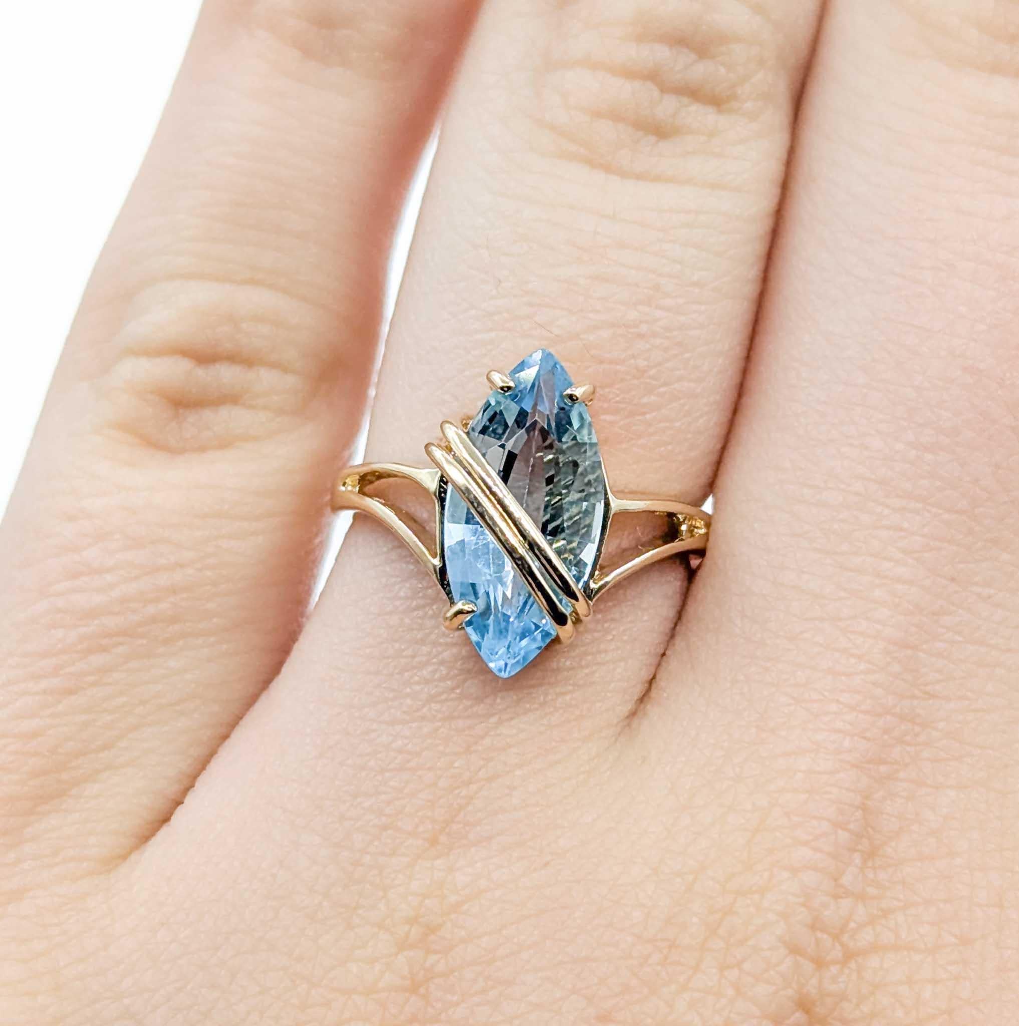 Women's Vintage Blue Topaz Ring in 14k Yellow Gold For Sale