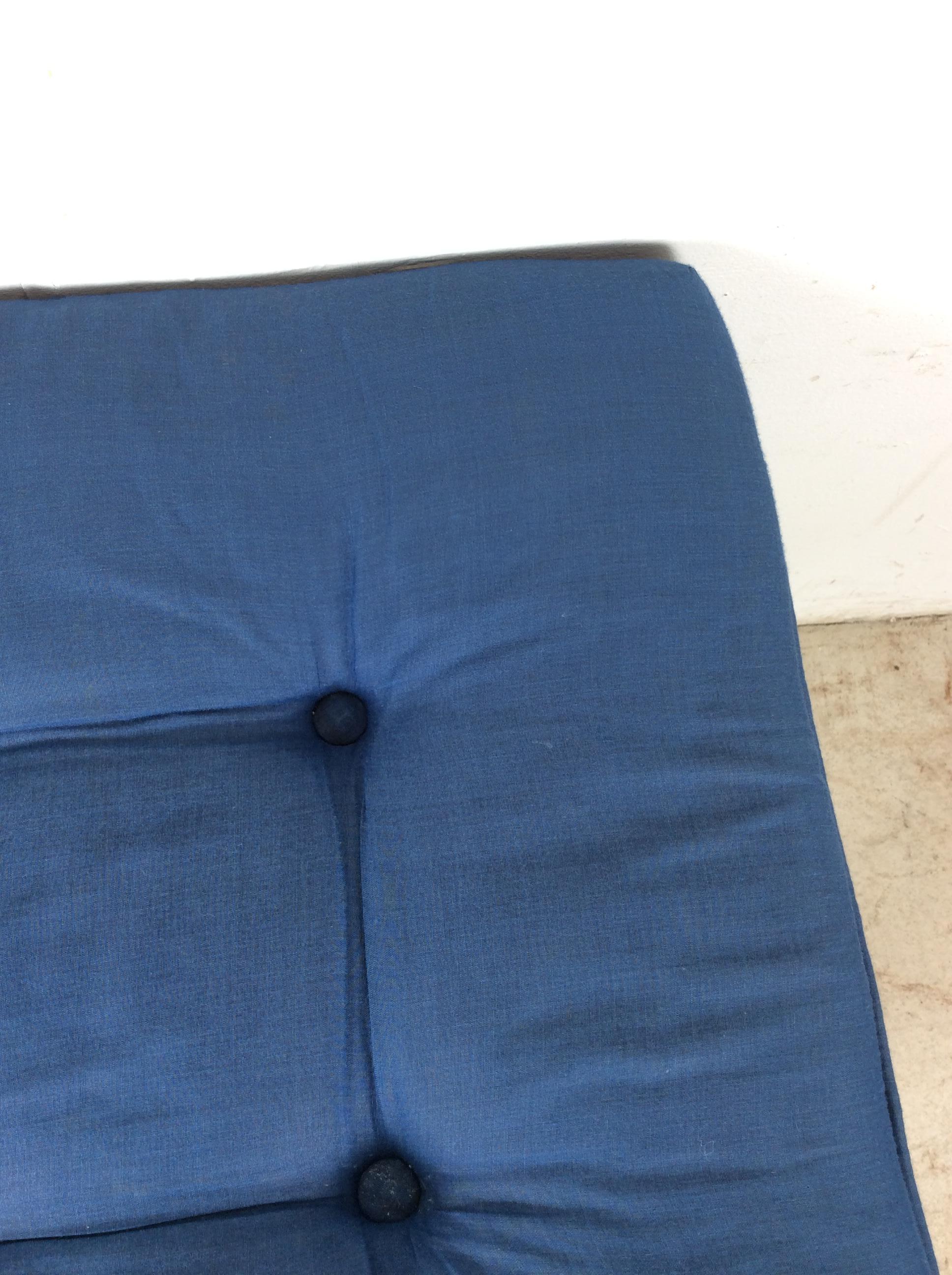 Vintage Blue Upholstered Parsons Style Stool with Tufted Seat Bon état - En vente à Freehold, NJ