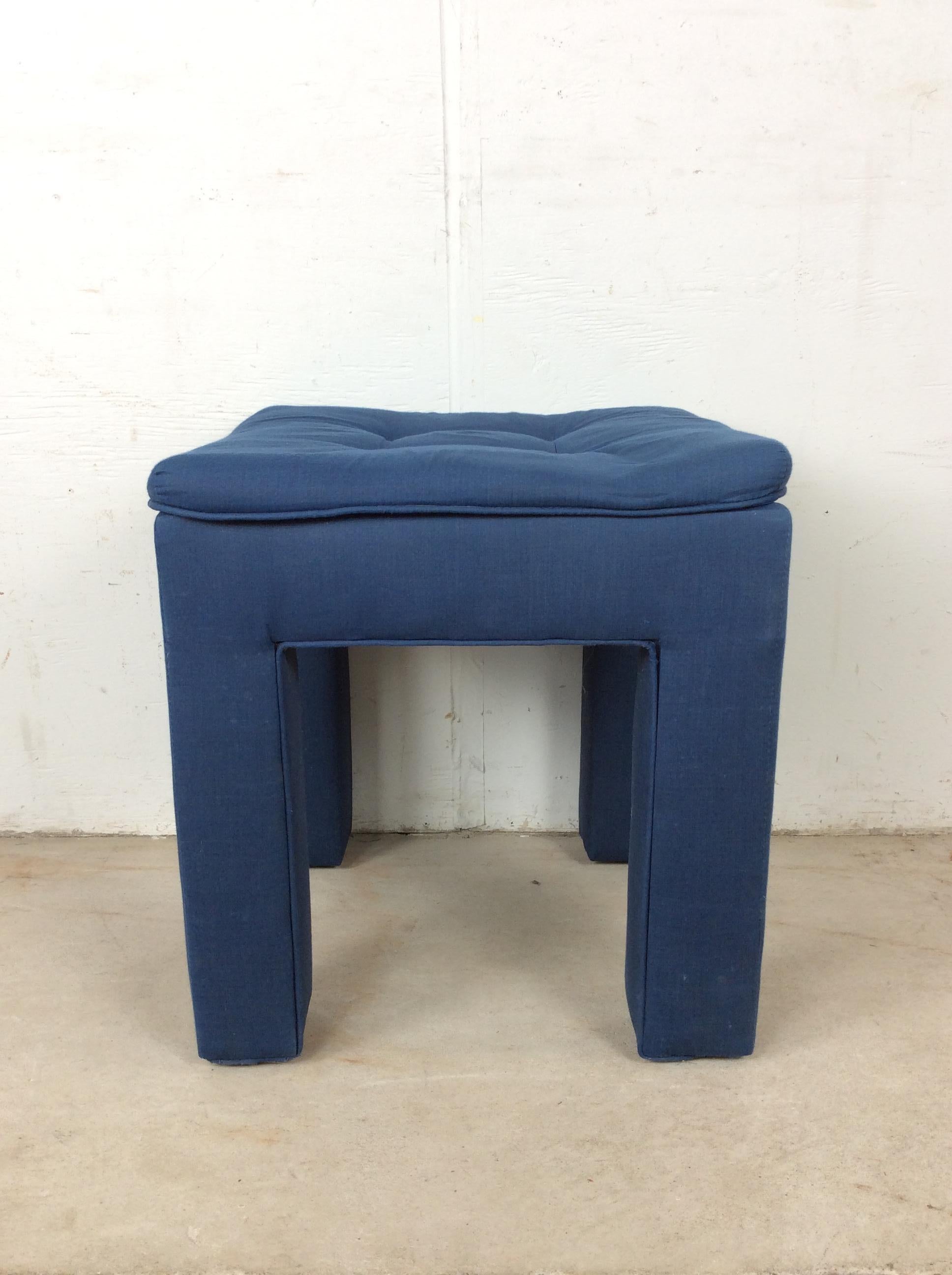 Vintage Blue Upholstered Parsons Style Stool with Tufted Seat en vente 1
