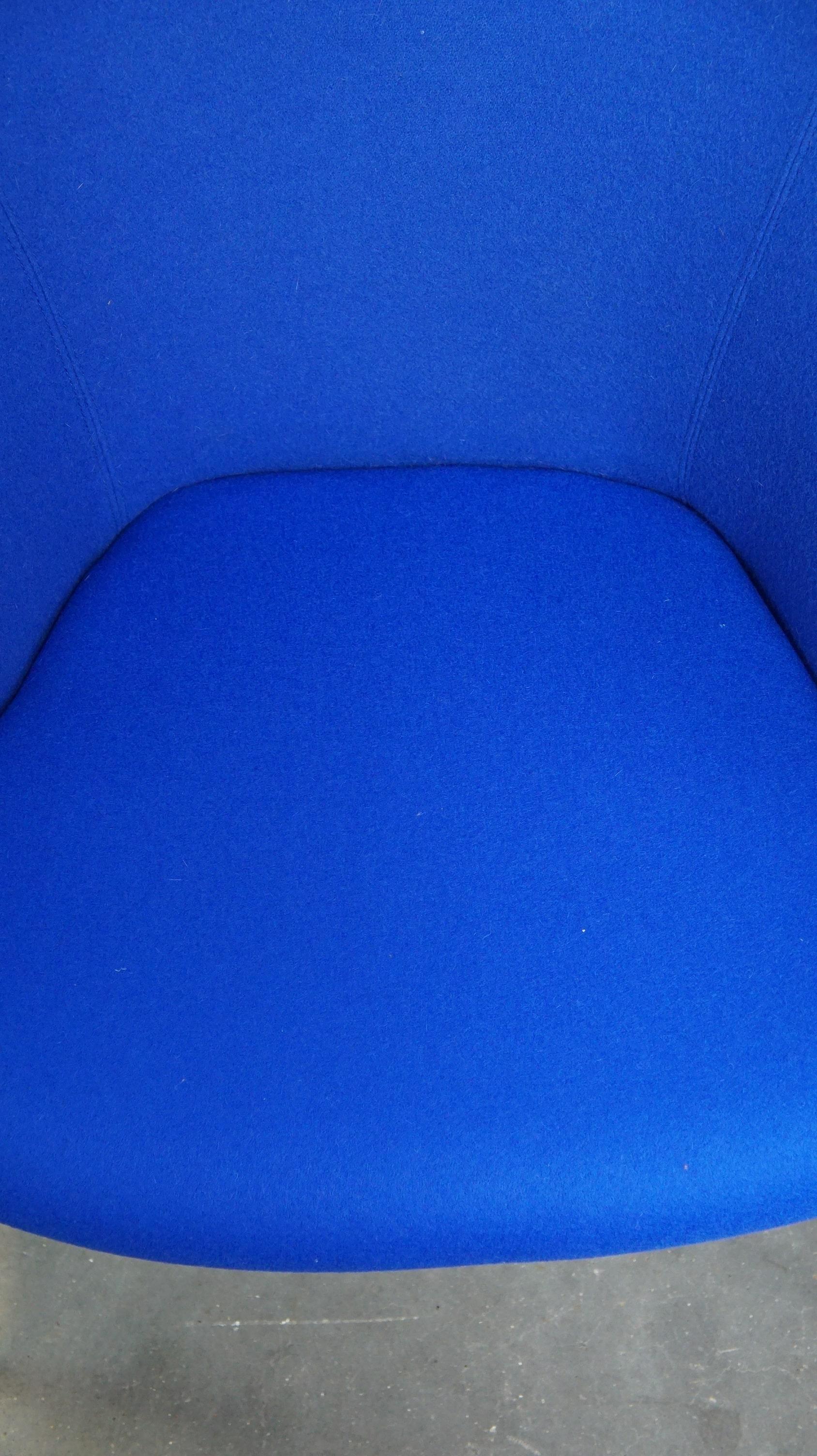 Fabric Vintage blue Walter Knoll German design lounge chair model 369 with a new seat For Sale