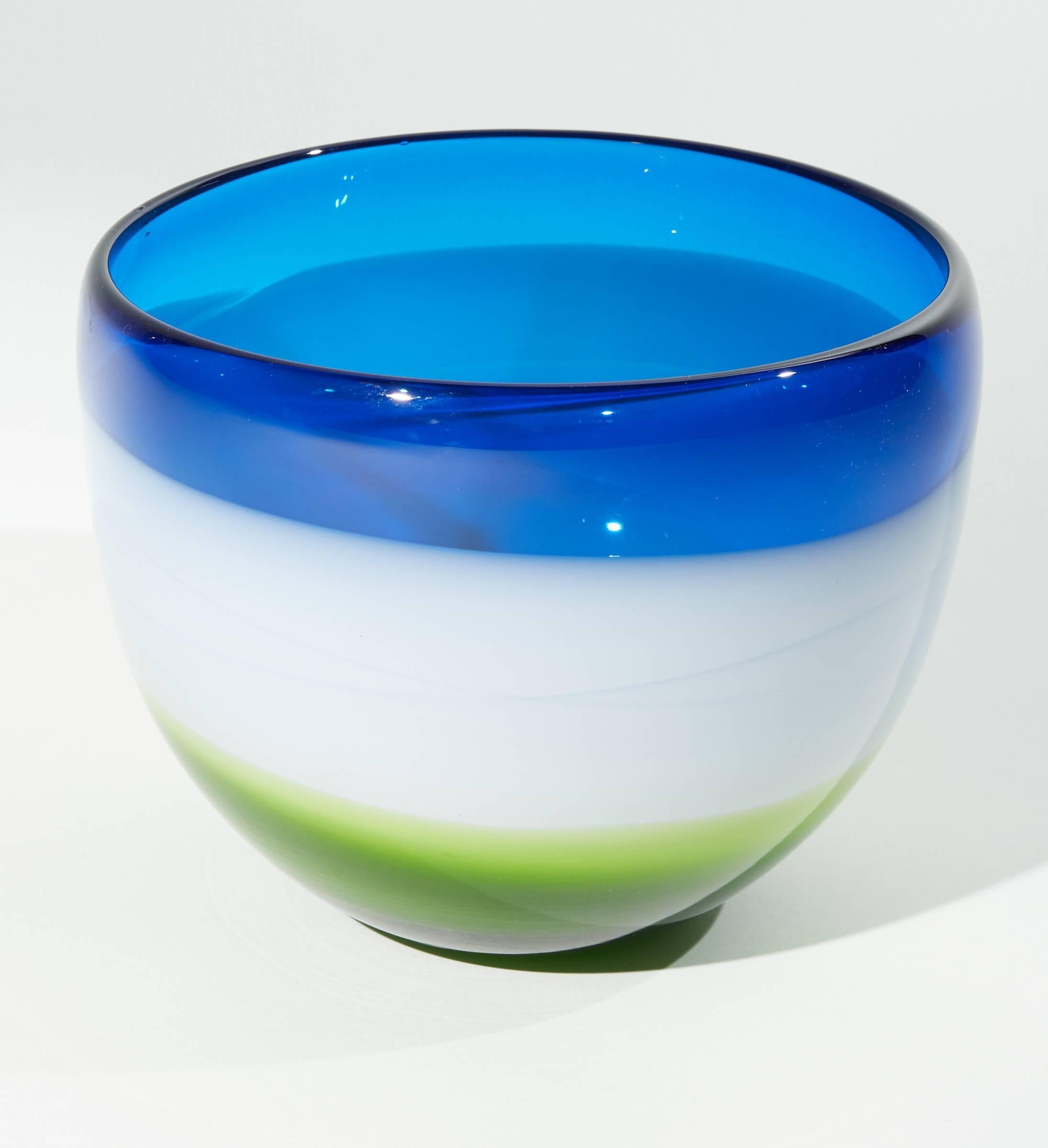 Bol en verre de Murano bleu, blanc et vert.