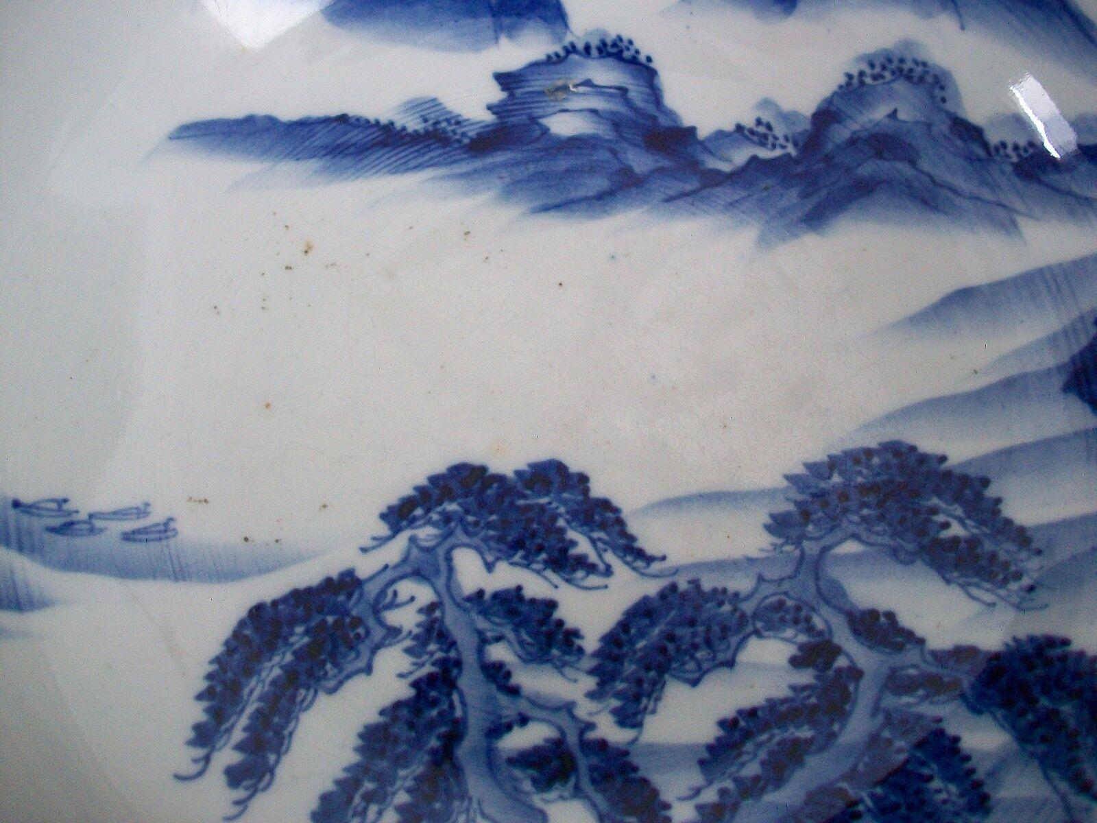 Vintage Blue & White Bowl, Hand Painted, Signed, Japan, Mid 20th Century In Good Condition For Sale In Chatham, ON