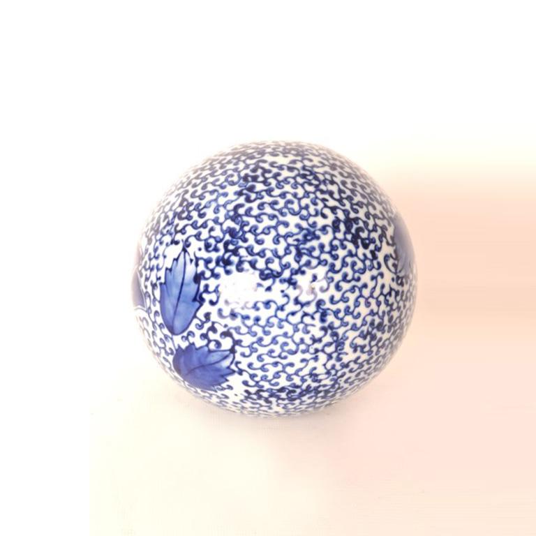 Vintage Blue and White Chinese Porcelain Ball For Sale at 1stDibs
