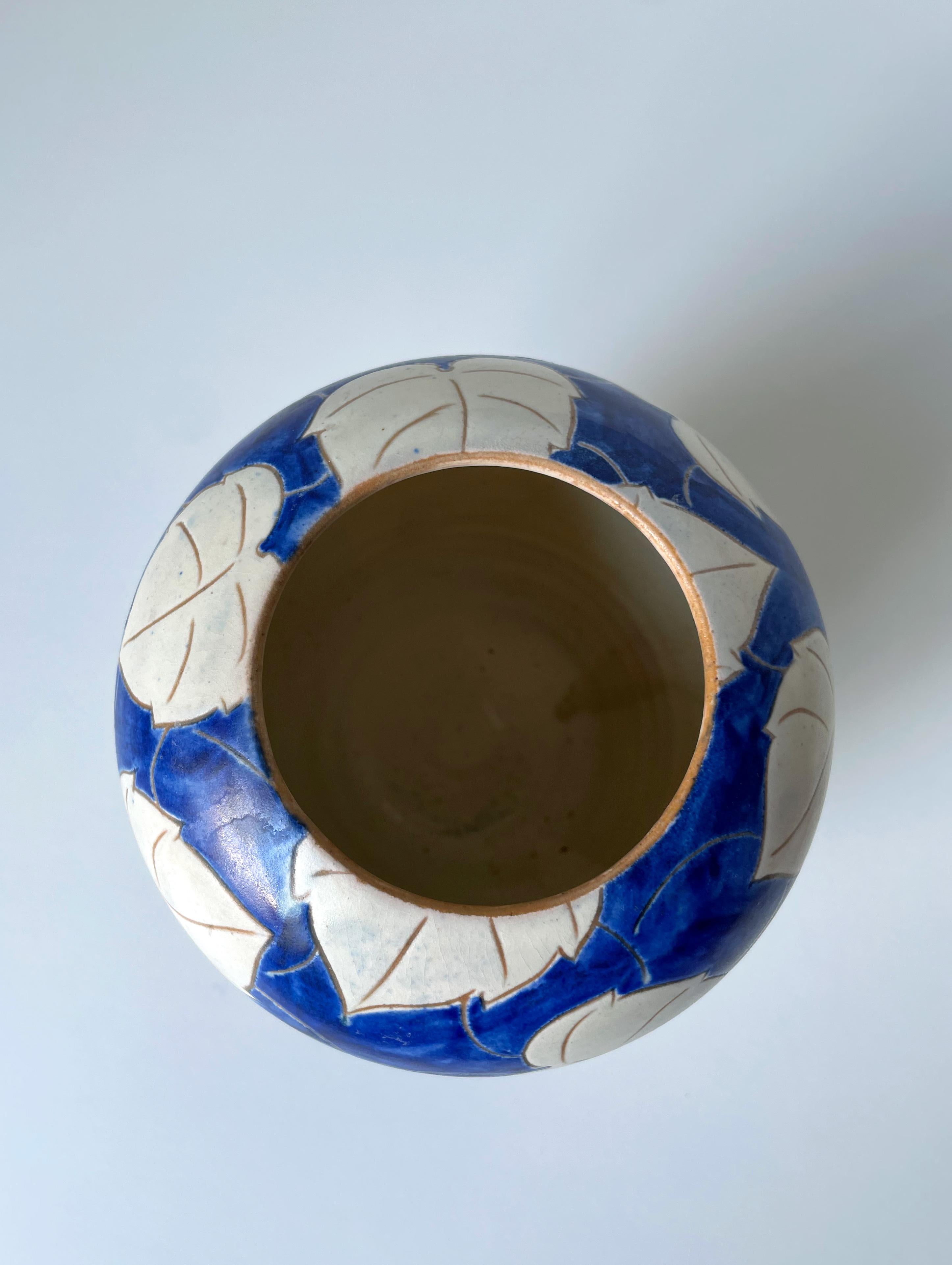 Dänische blau-weiße geblümte Vase aus Eslau, 1950er Jahre (20. Jahrhundert)