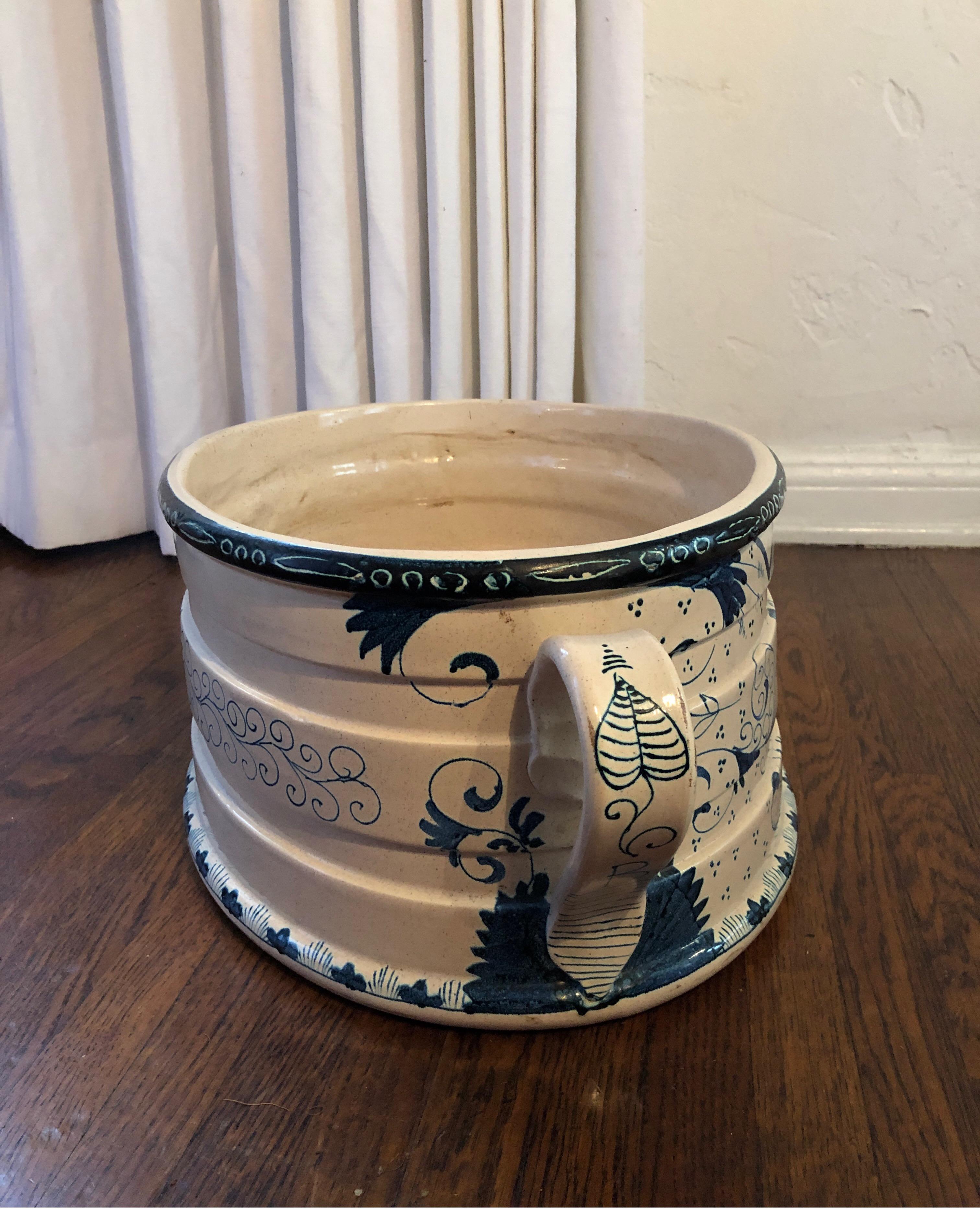 Vintage Blue and White Hand Painted Foot Bath, Birds and Leaves In Good Condition In Los Angeles, CA