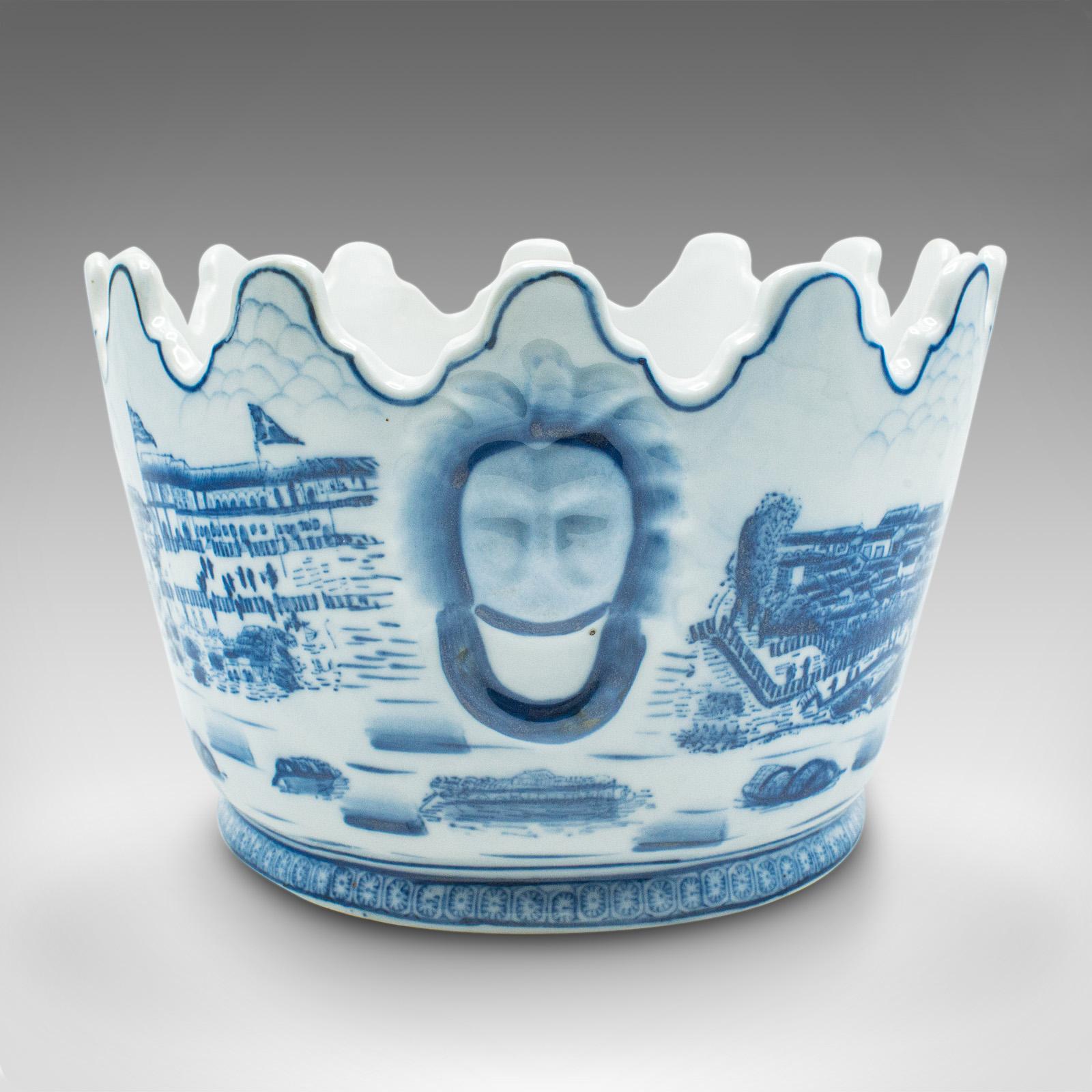 Vintage Blue & White Oval Planter, Chinese, Ceramic, Decorative Jardiniere Pot In Good Condition For Sale In Hele, Devon, GB