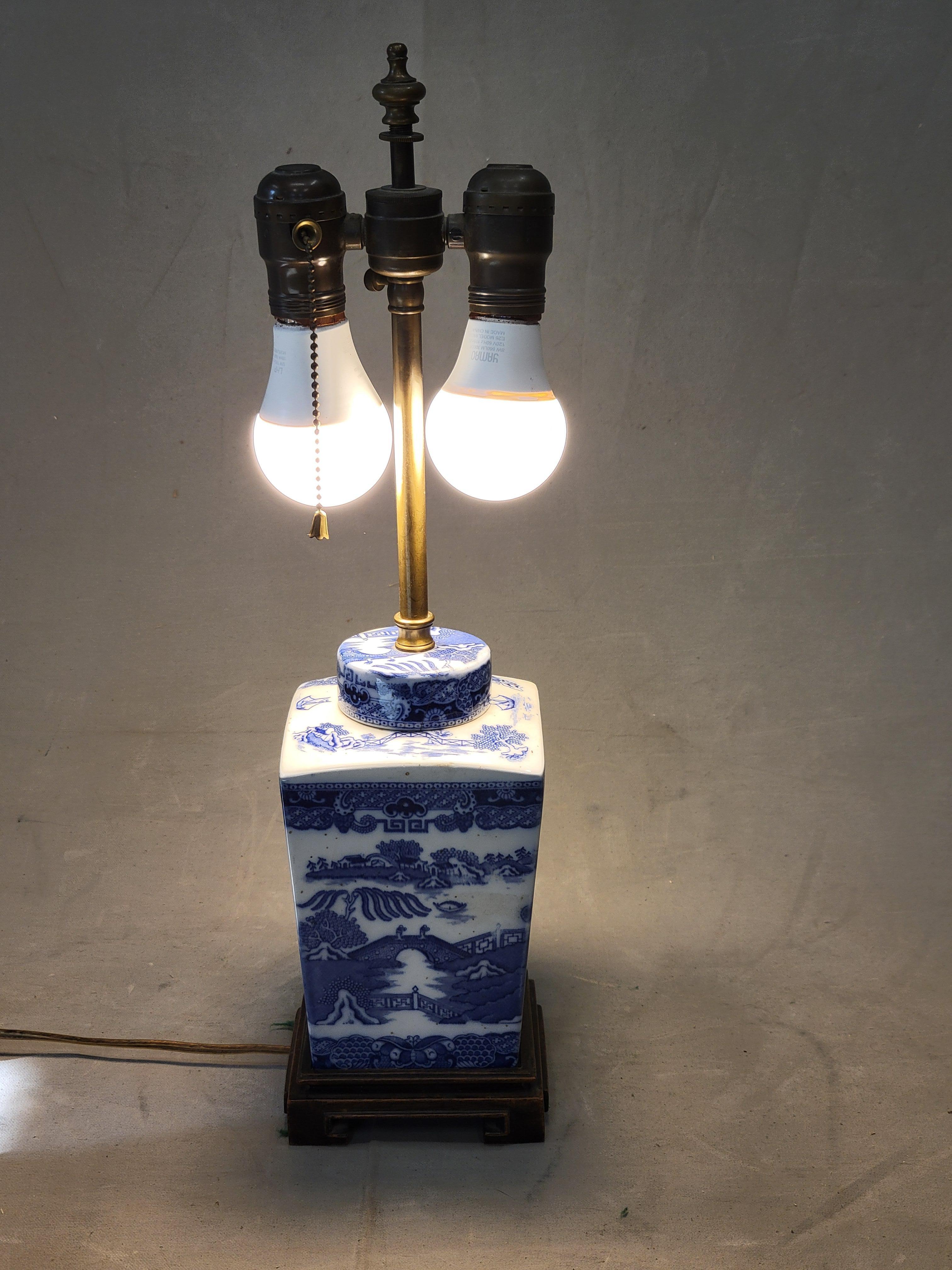 Vintage Blue Willow Lamps With Silk Lampshades - a Pair 4