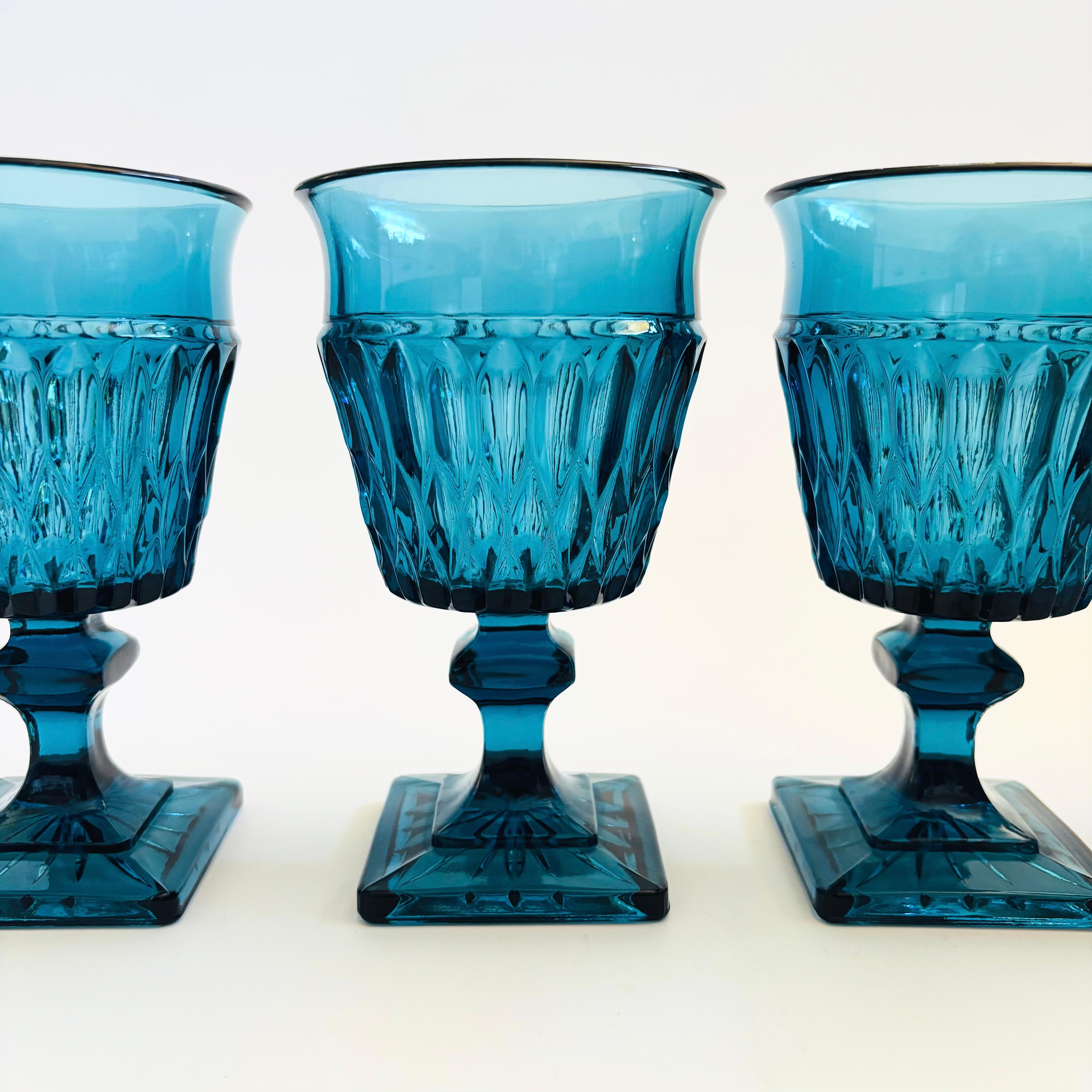 Blaue Vintage Weinkelche von Indiana Glass - 4er Set (Moderne der Mitte des Jahrhunderts) im Angebot